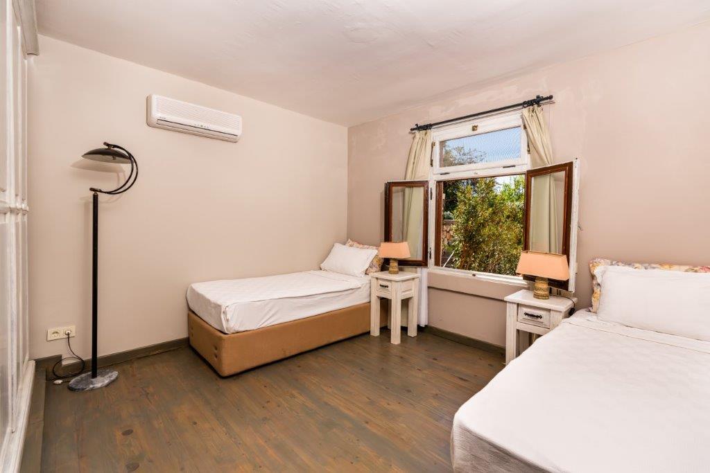 Furnished Luxury Sea-View Villa