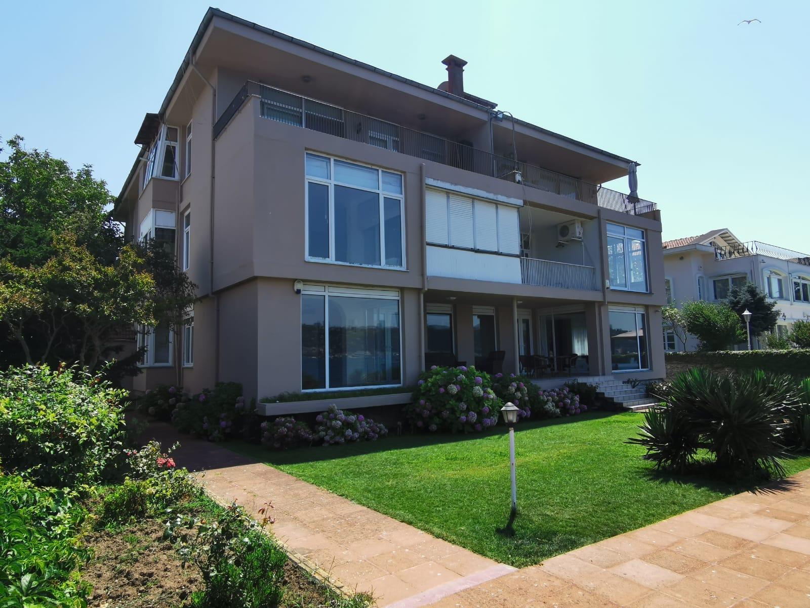 Bosphorus Sea-Front House
