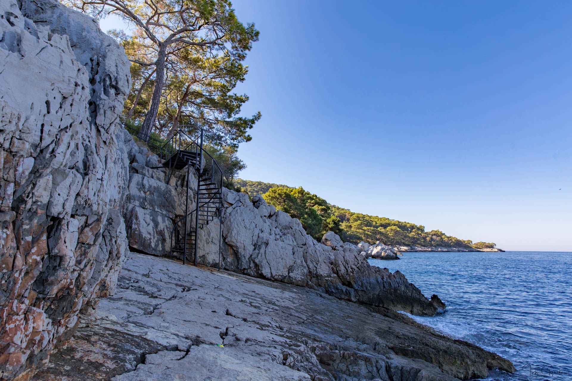 Secluded Villa with Stunning Sea-Views