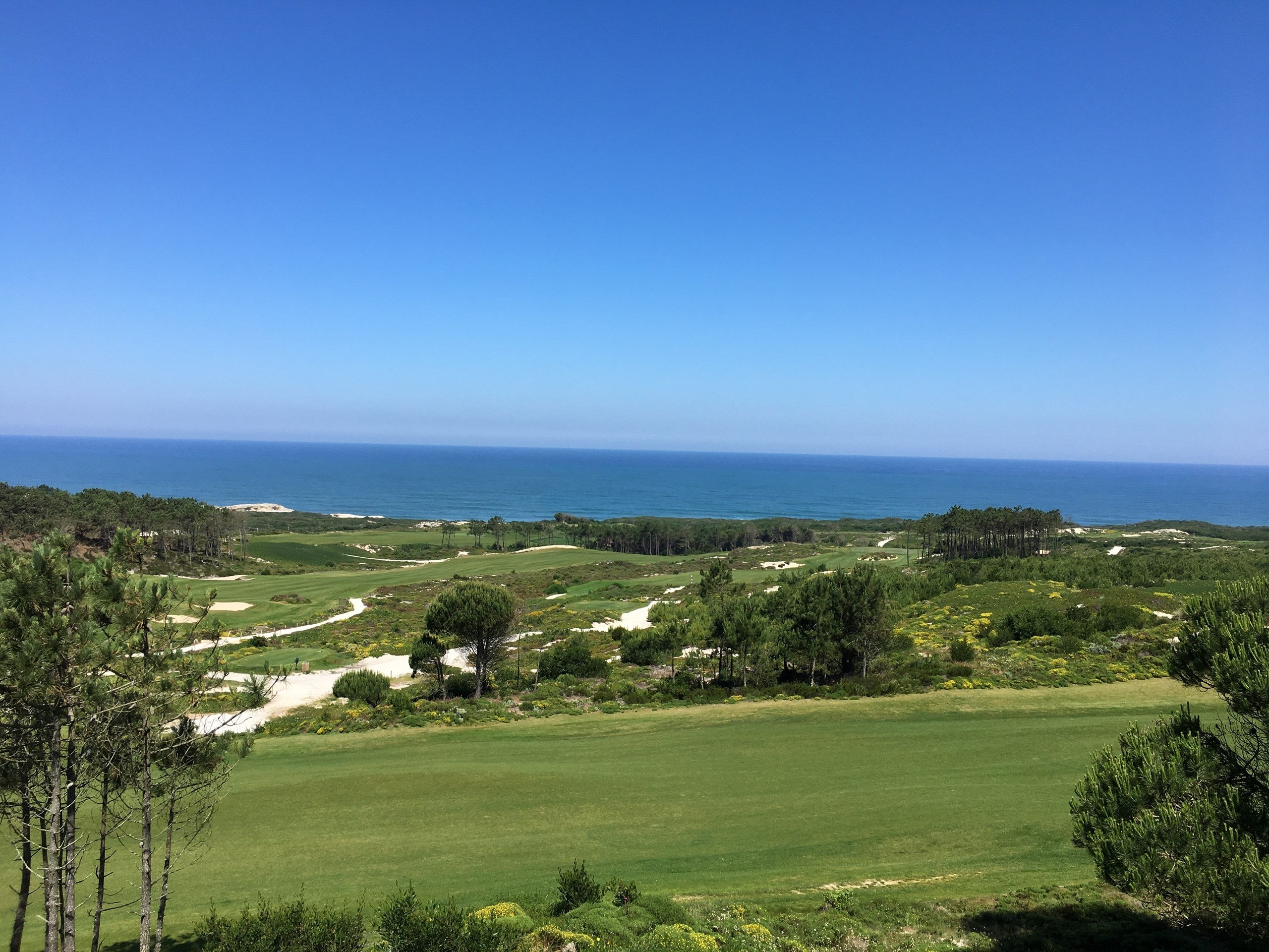 Twin villa with 3 bedrooms in golf resort and access to the beach