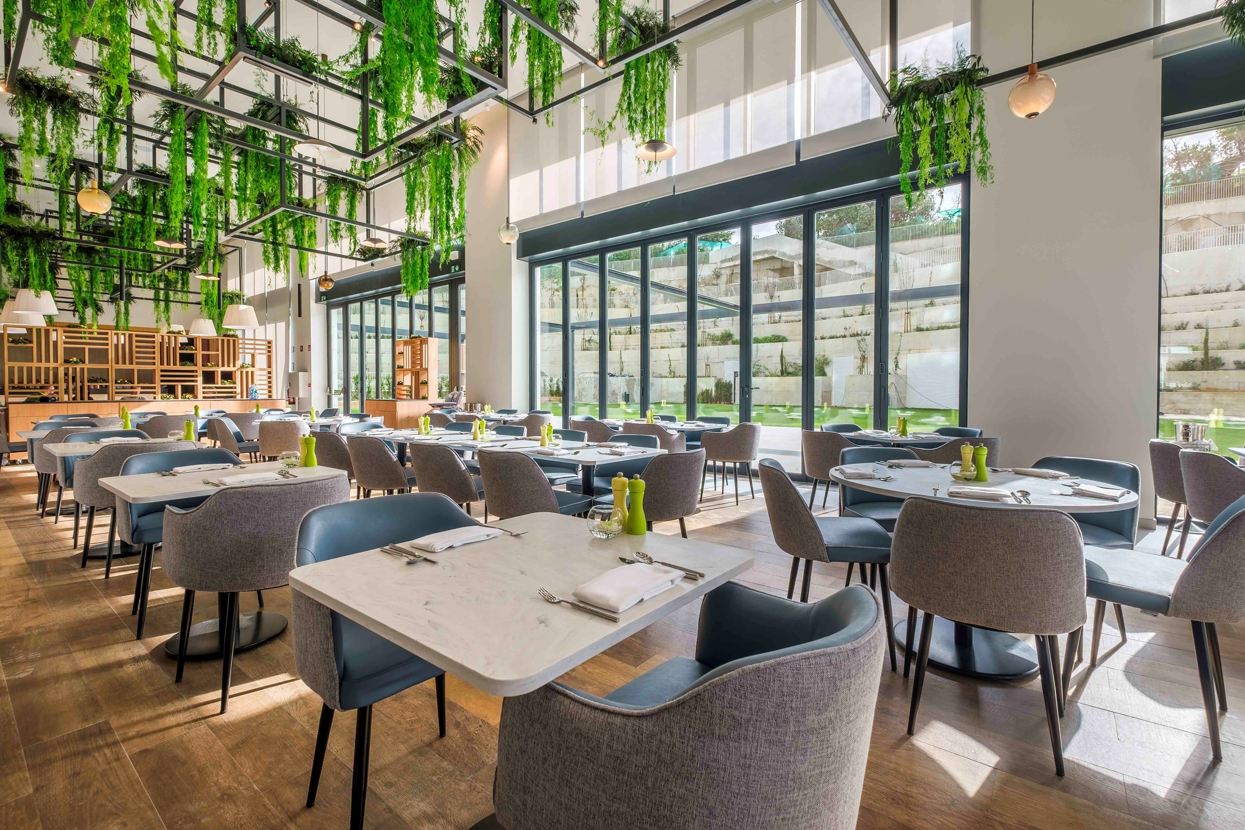 Spacious River-View Apartment