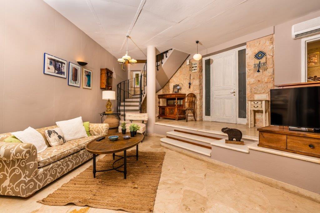 Furnished Luxury Sea-View Villa