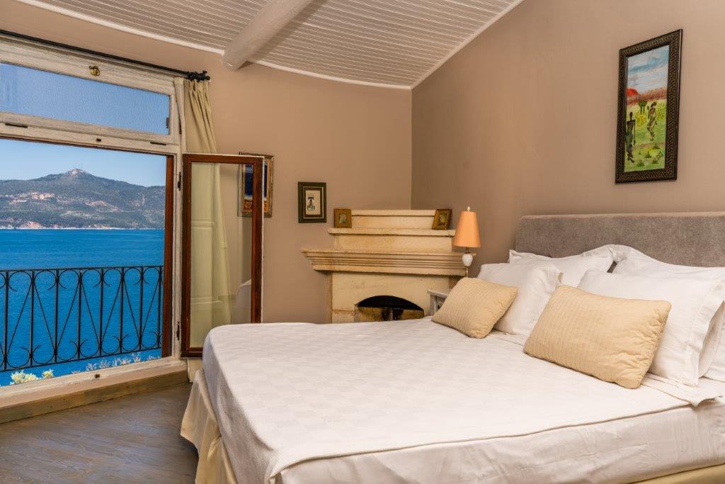 Furnished Luxury Sea-View Villa