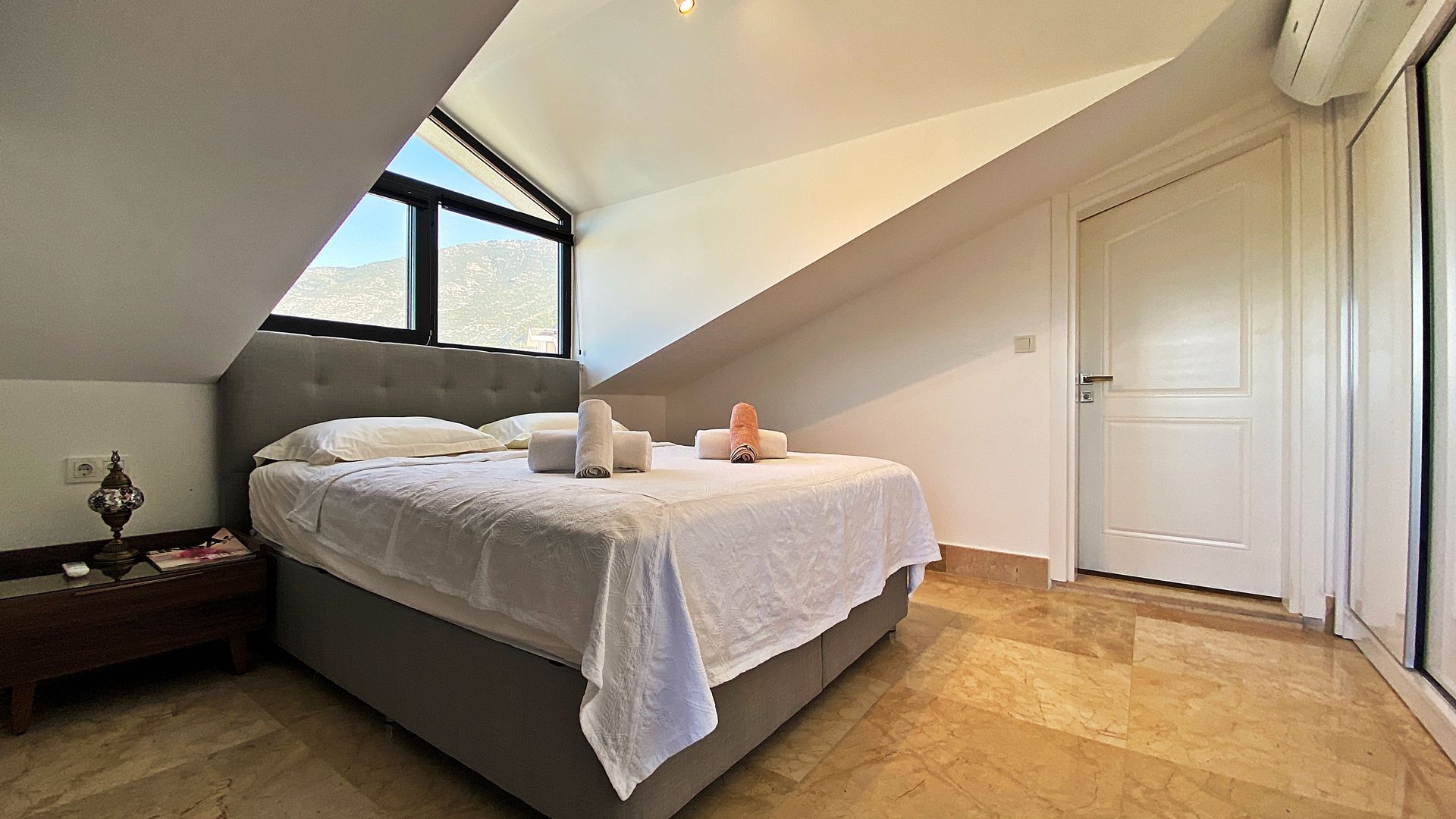 Luxurious Villa With Babadag View