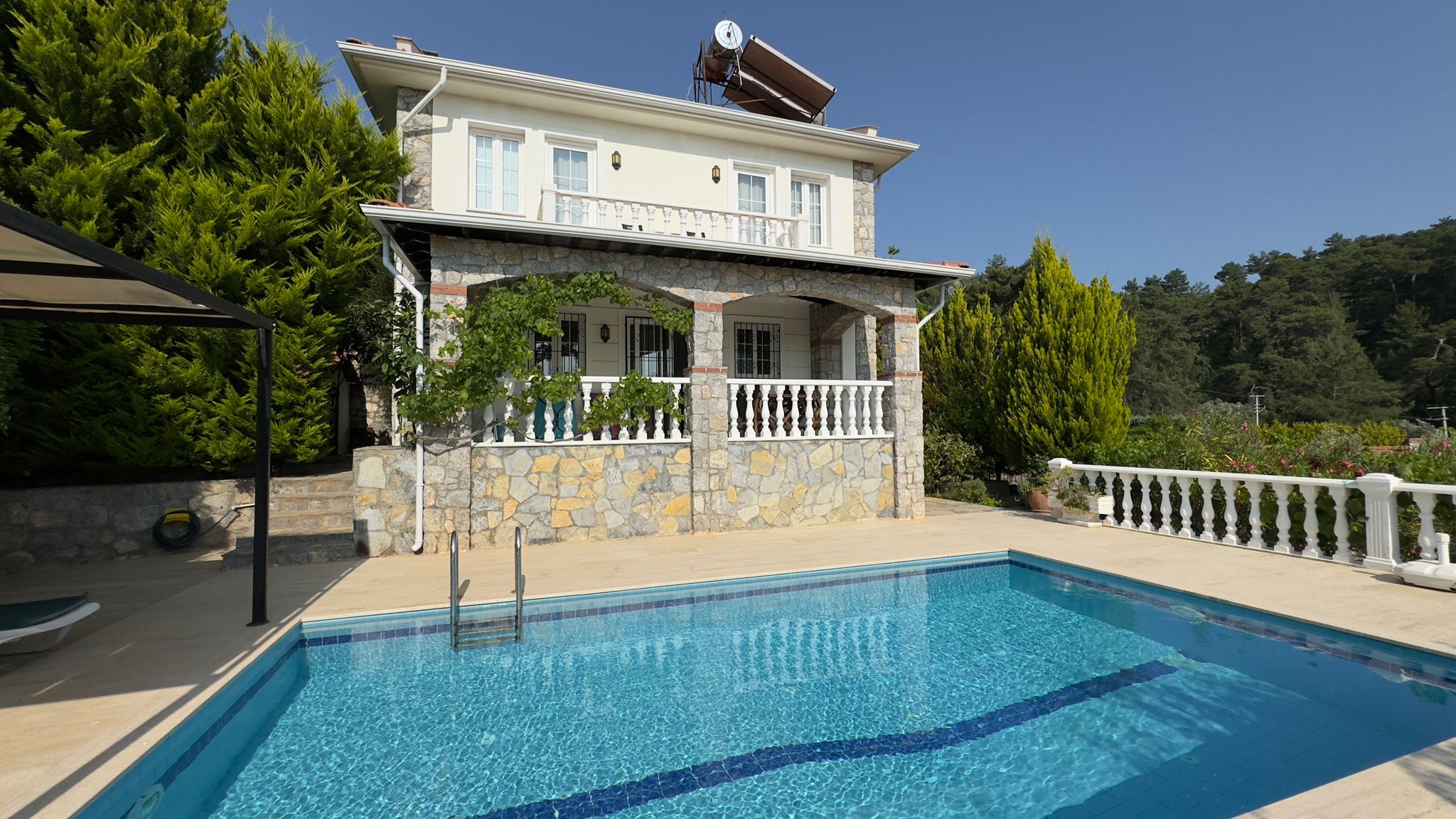 Detached Villa with Great Views