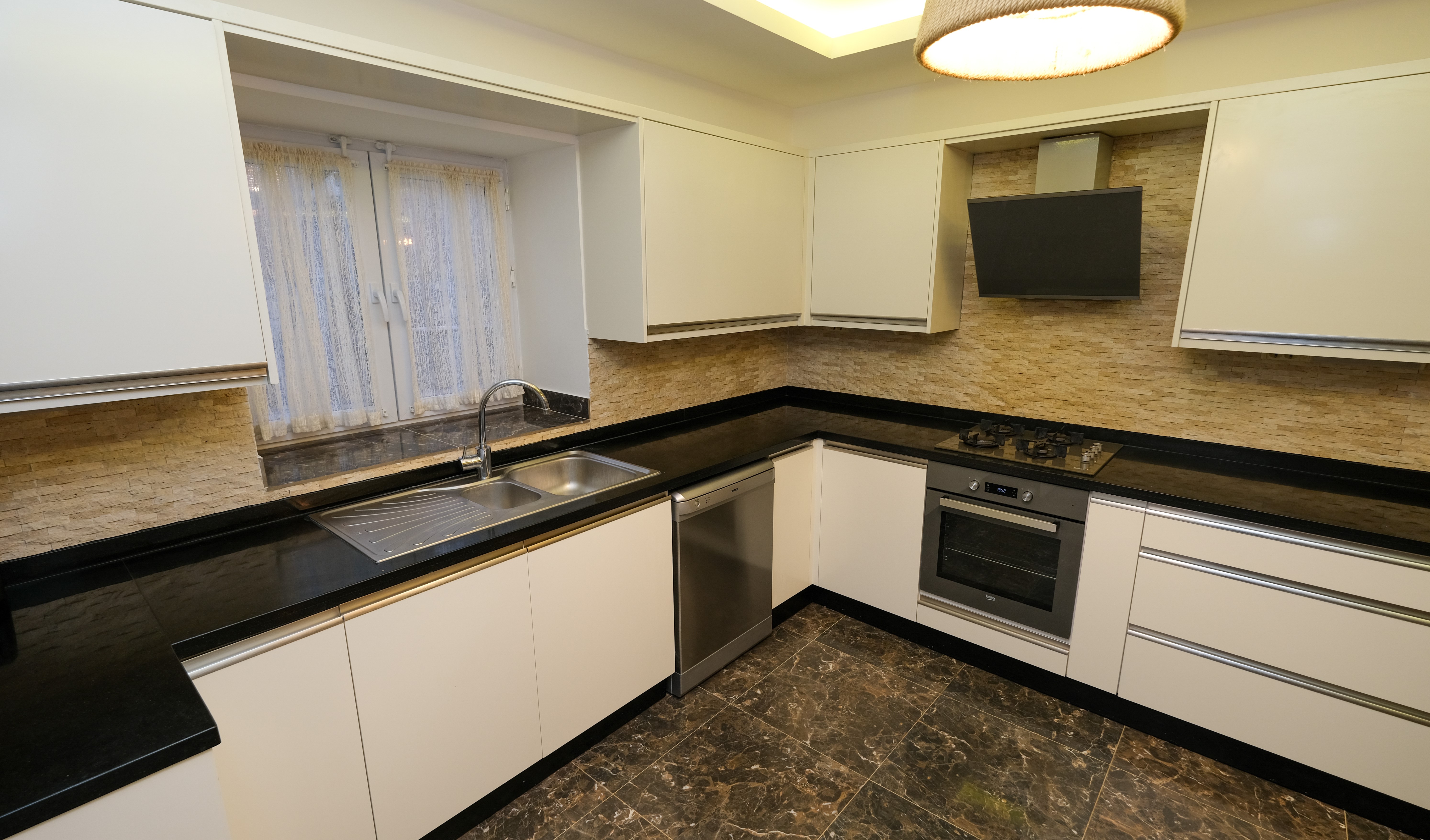 Detached Villa For Sale in Ovacik