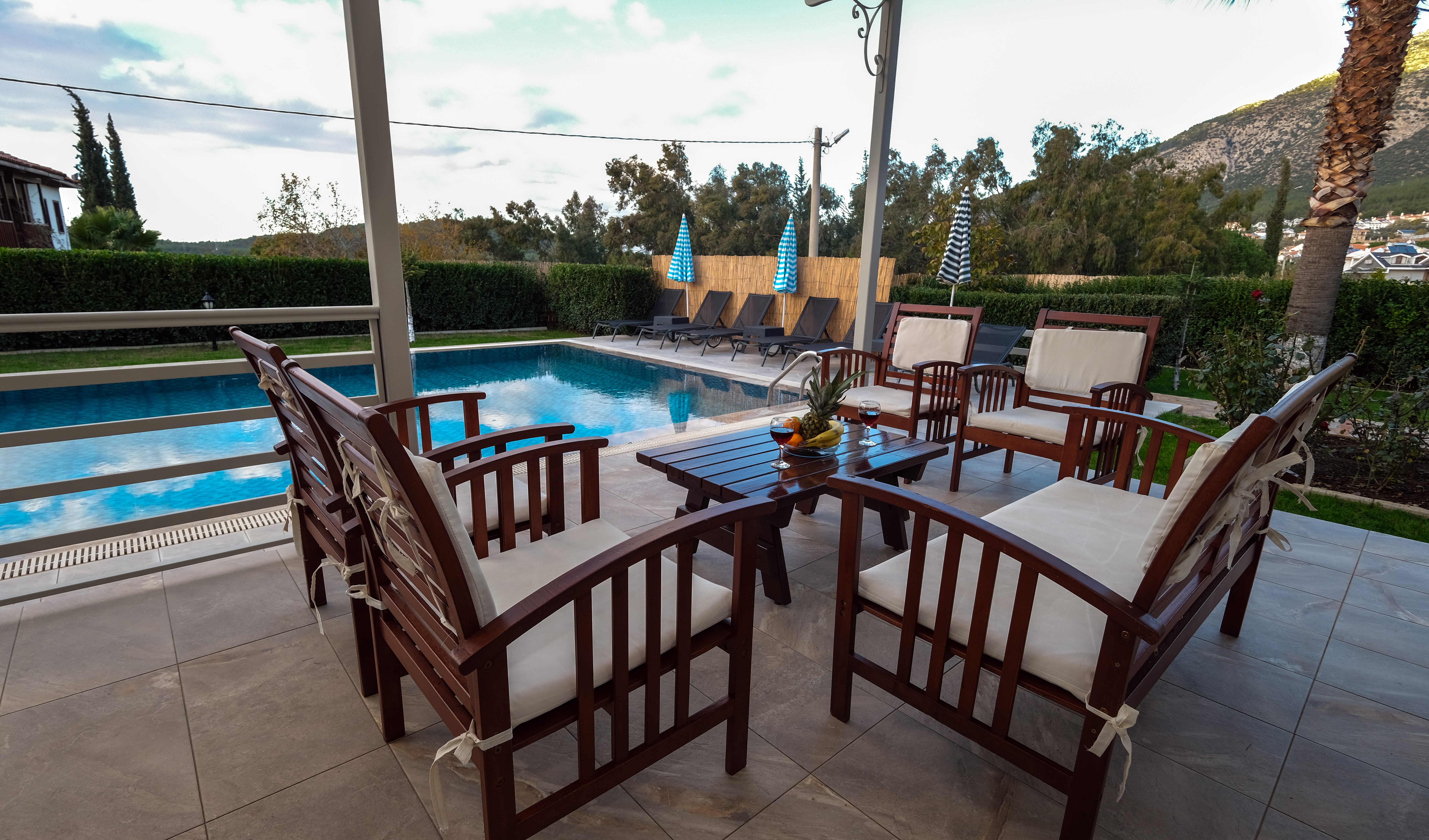 Detached Villa For Sale in Ovacik