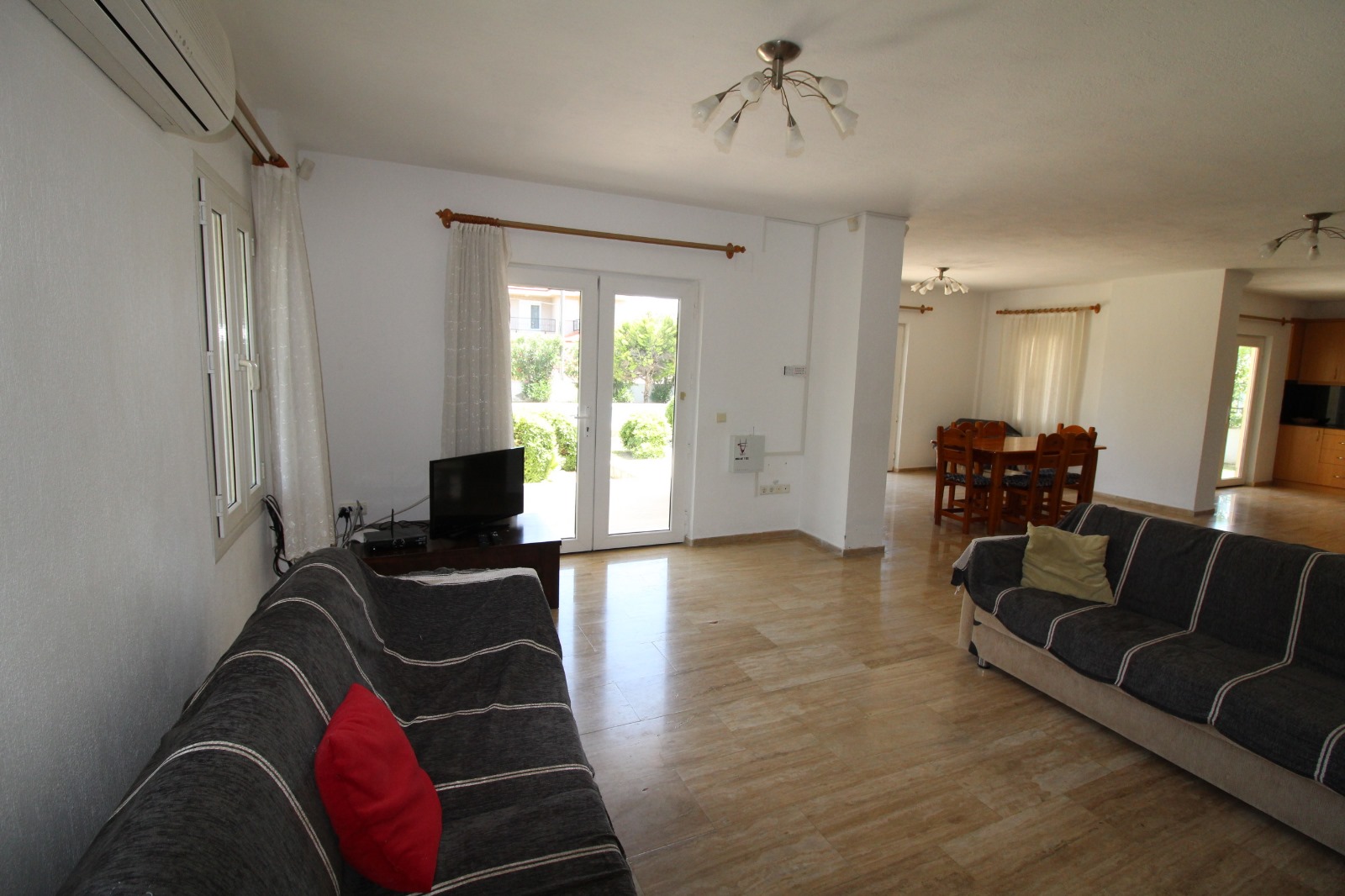 Stunning Central Location Villa