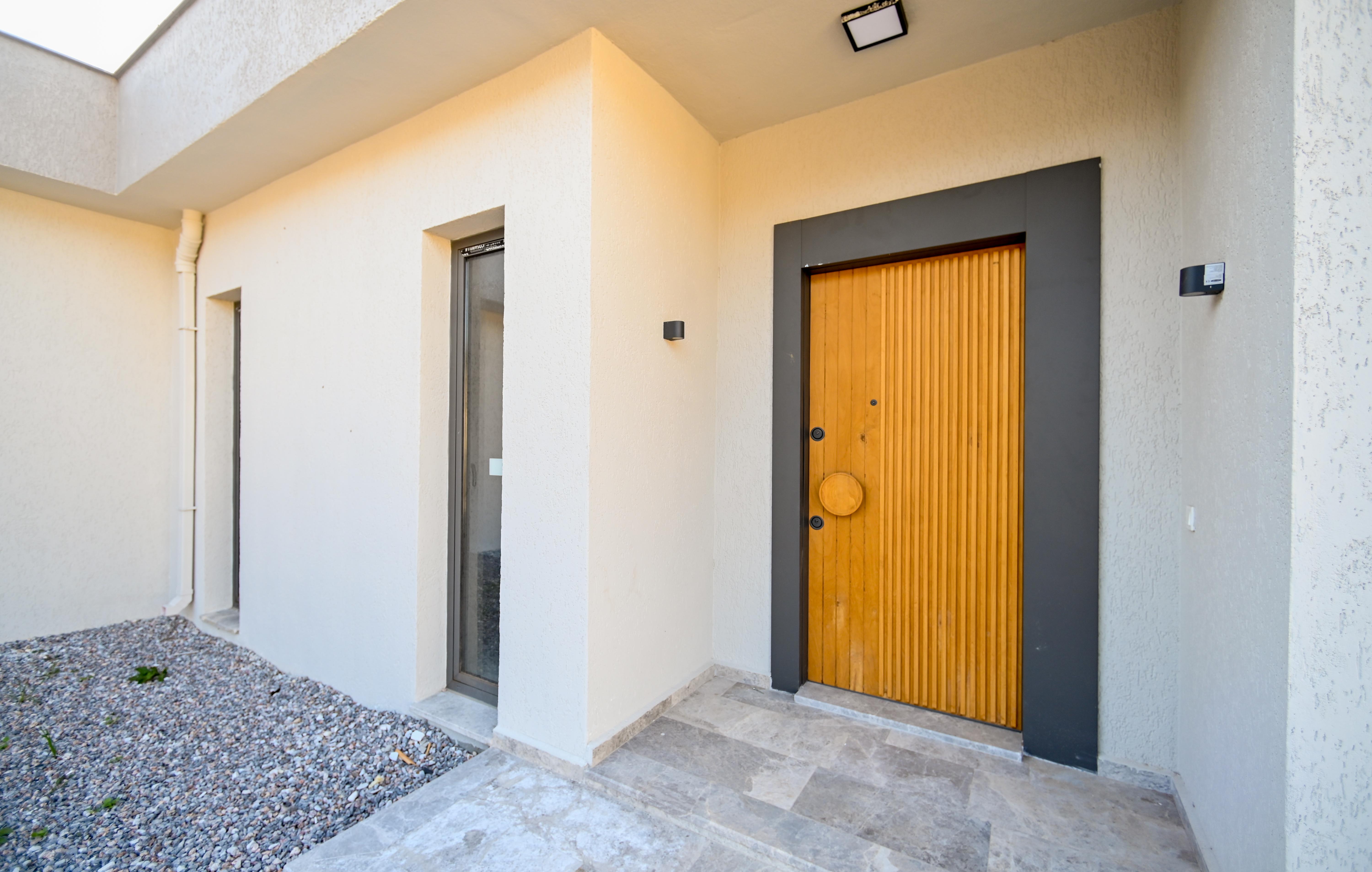 Modern Villas with Lake Views