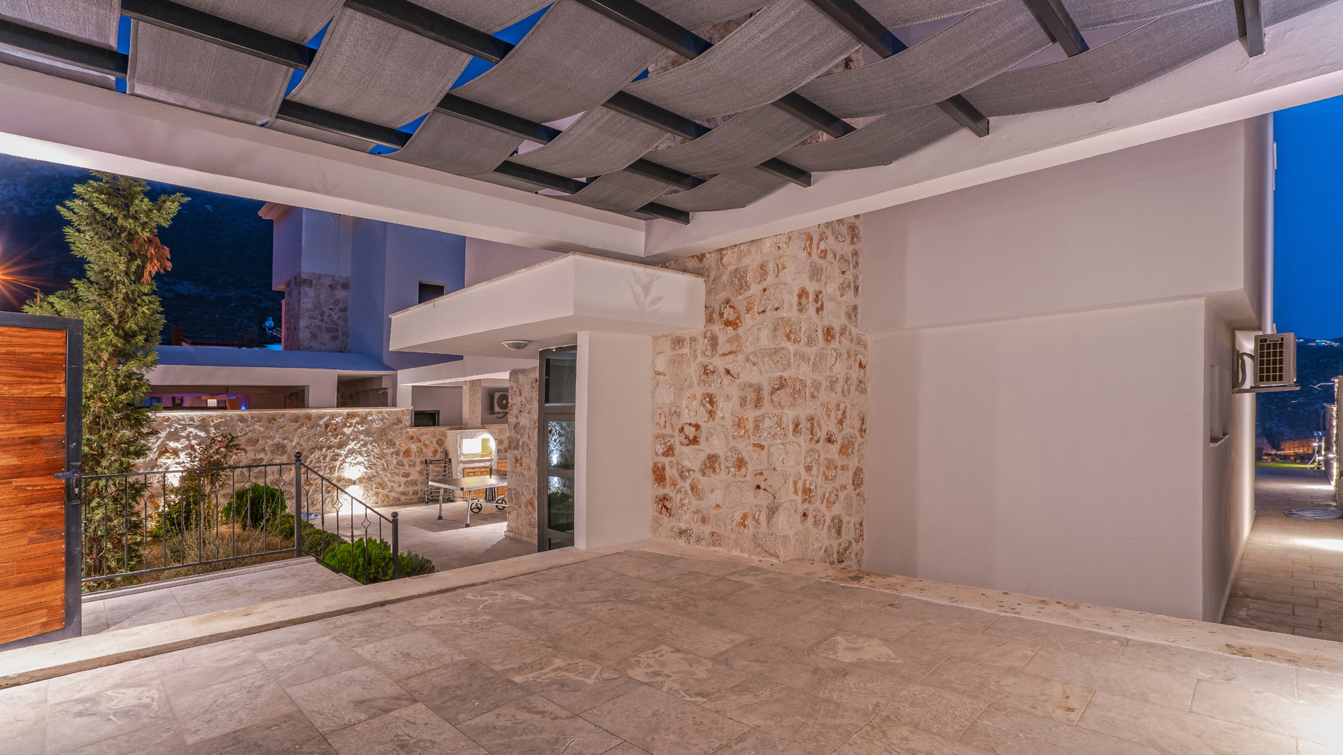 Stunning Villa in Ortaalan