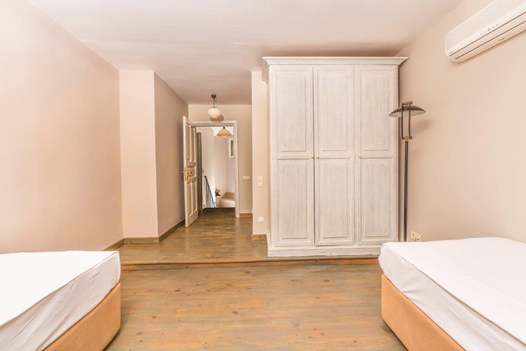 Furnished Luxury Sea-View Villa