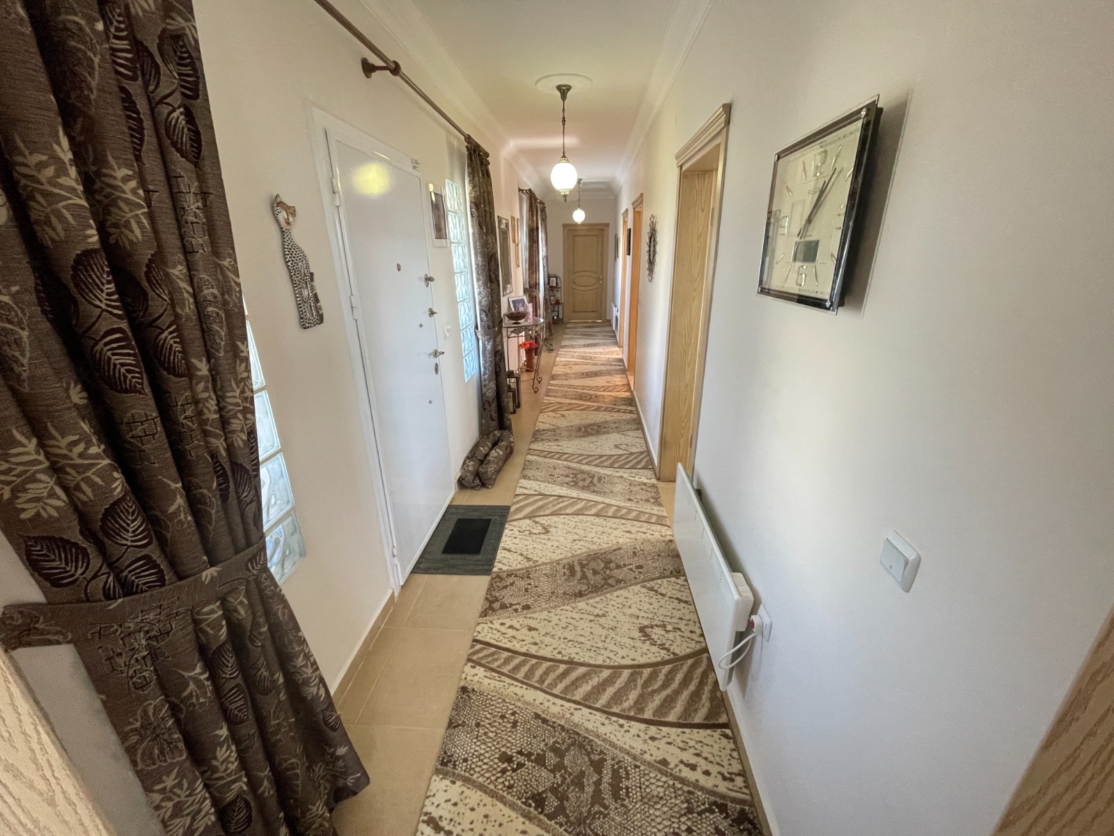 Large Mountain-View Bungalow