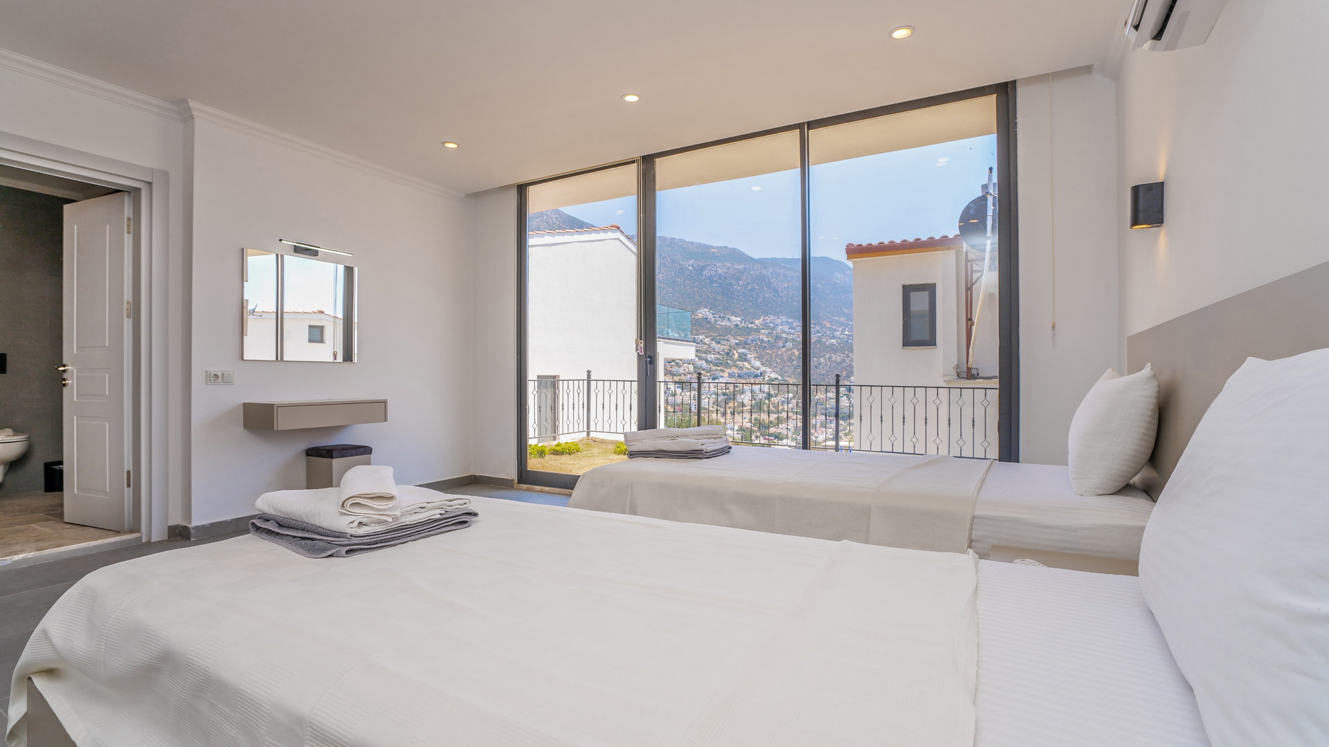 Stunning Villa in Ortaalan