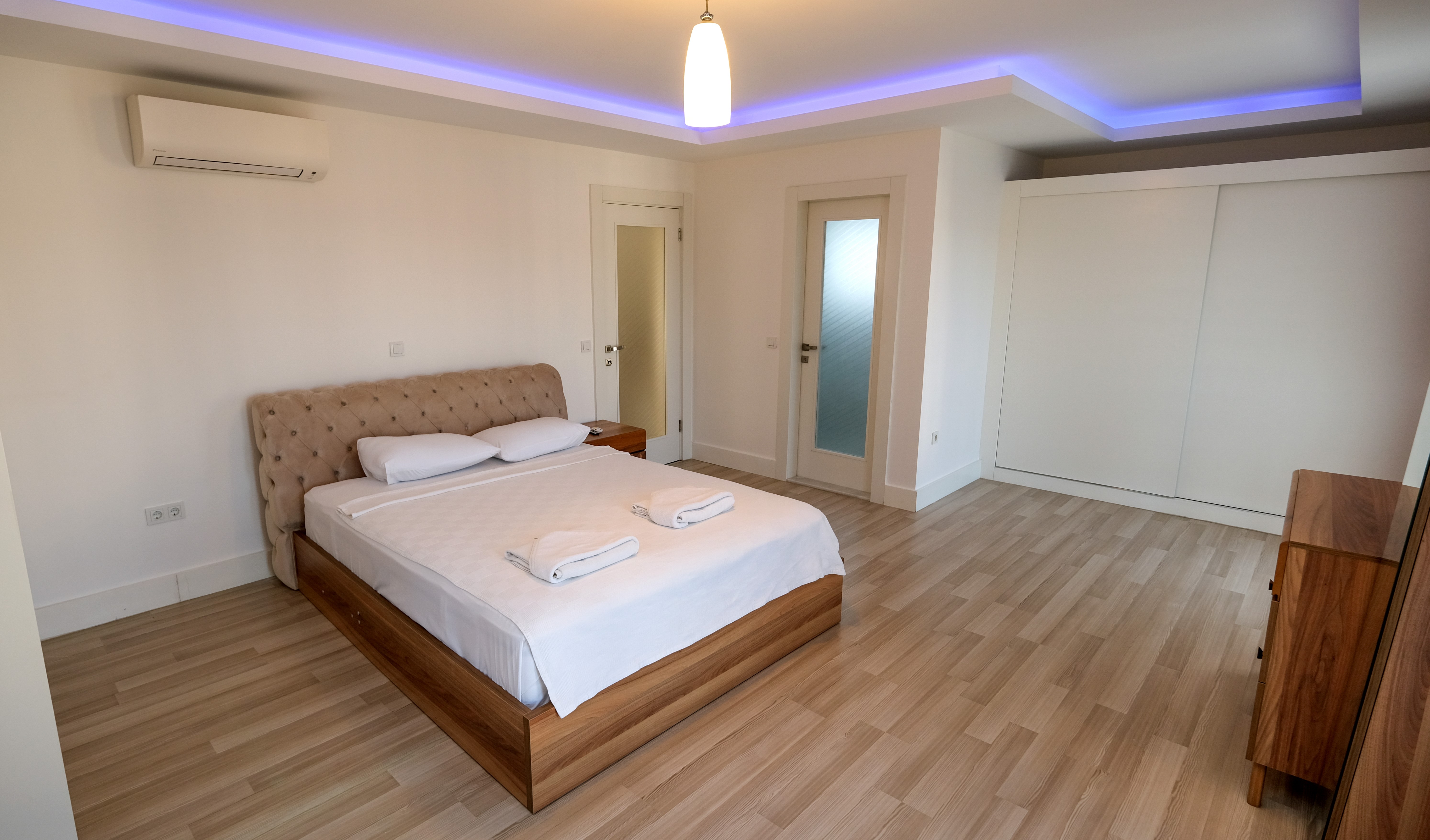 Detached Villa For Sale in Ovacik