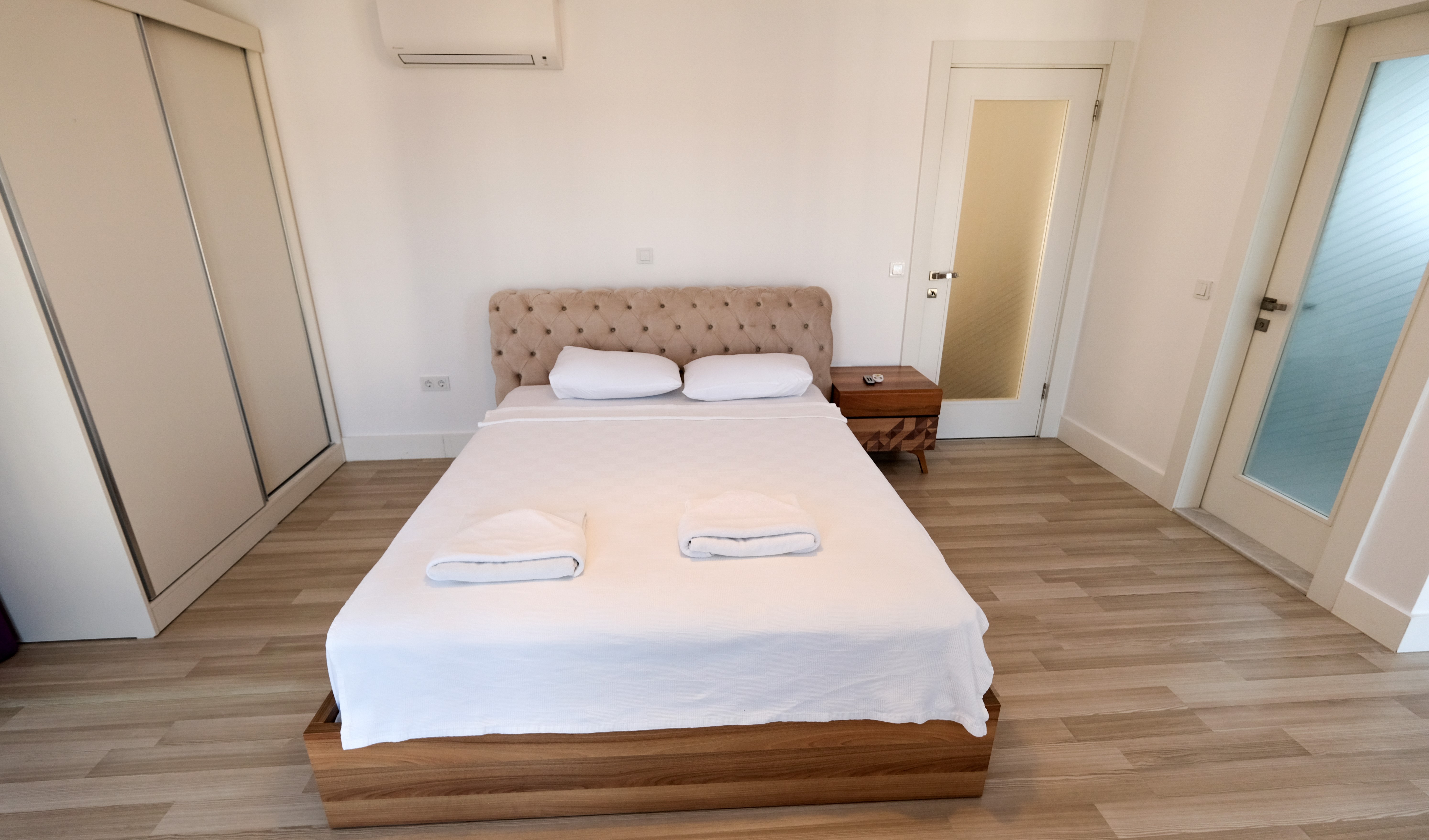 Detached Villa For Sale in Ovacik