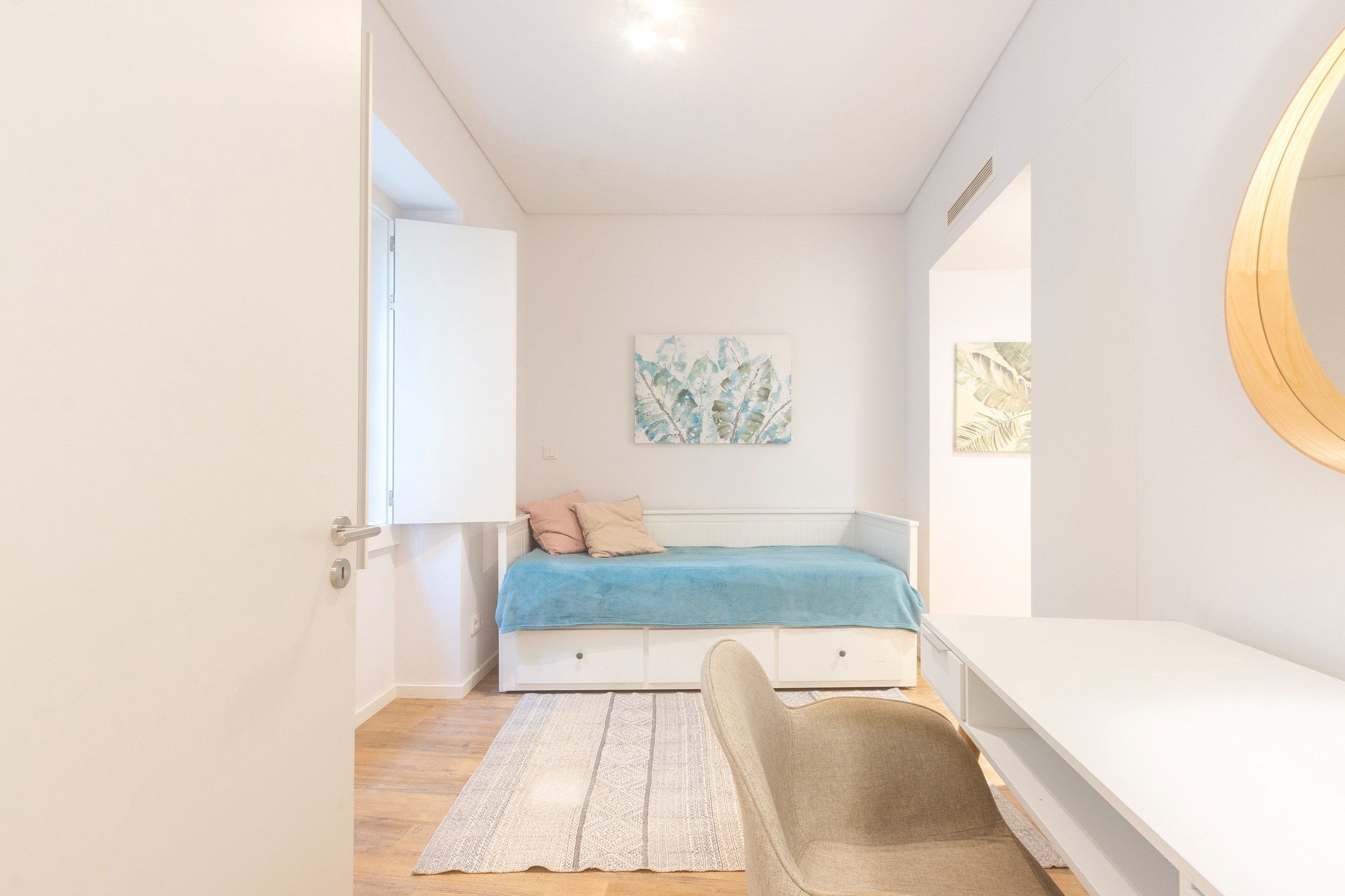 2 bedroom apartment as new between Chiado and Baixa