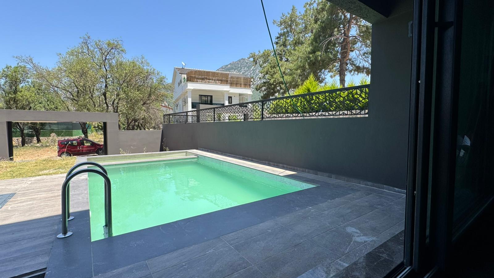 Brand New Luxury Villas