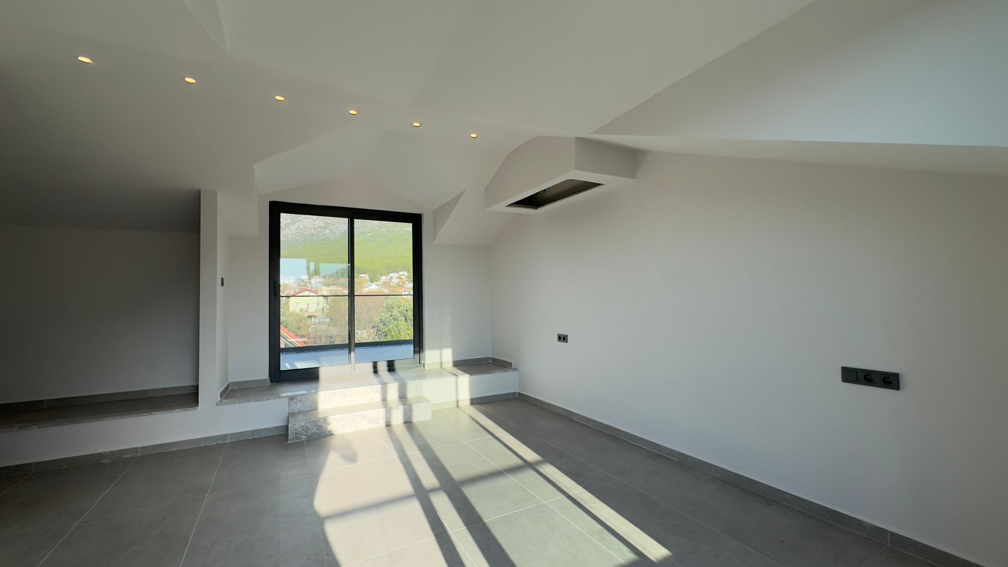 New Luxury Mountain View Villa