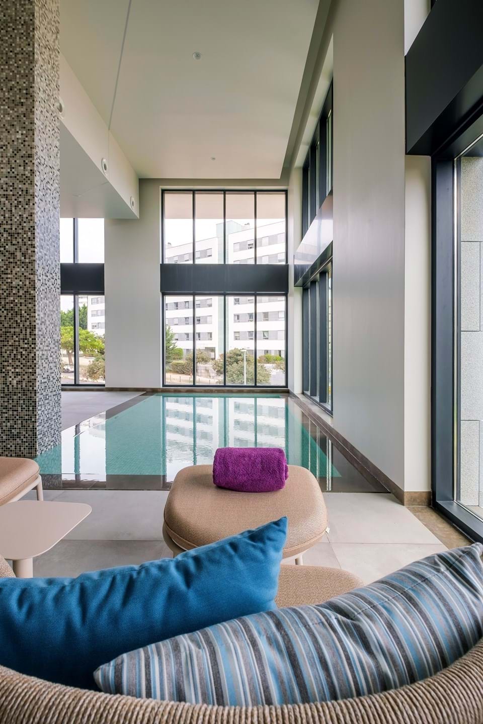 Spacious River-View Apartment