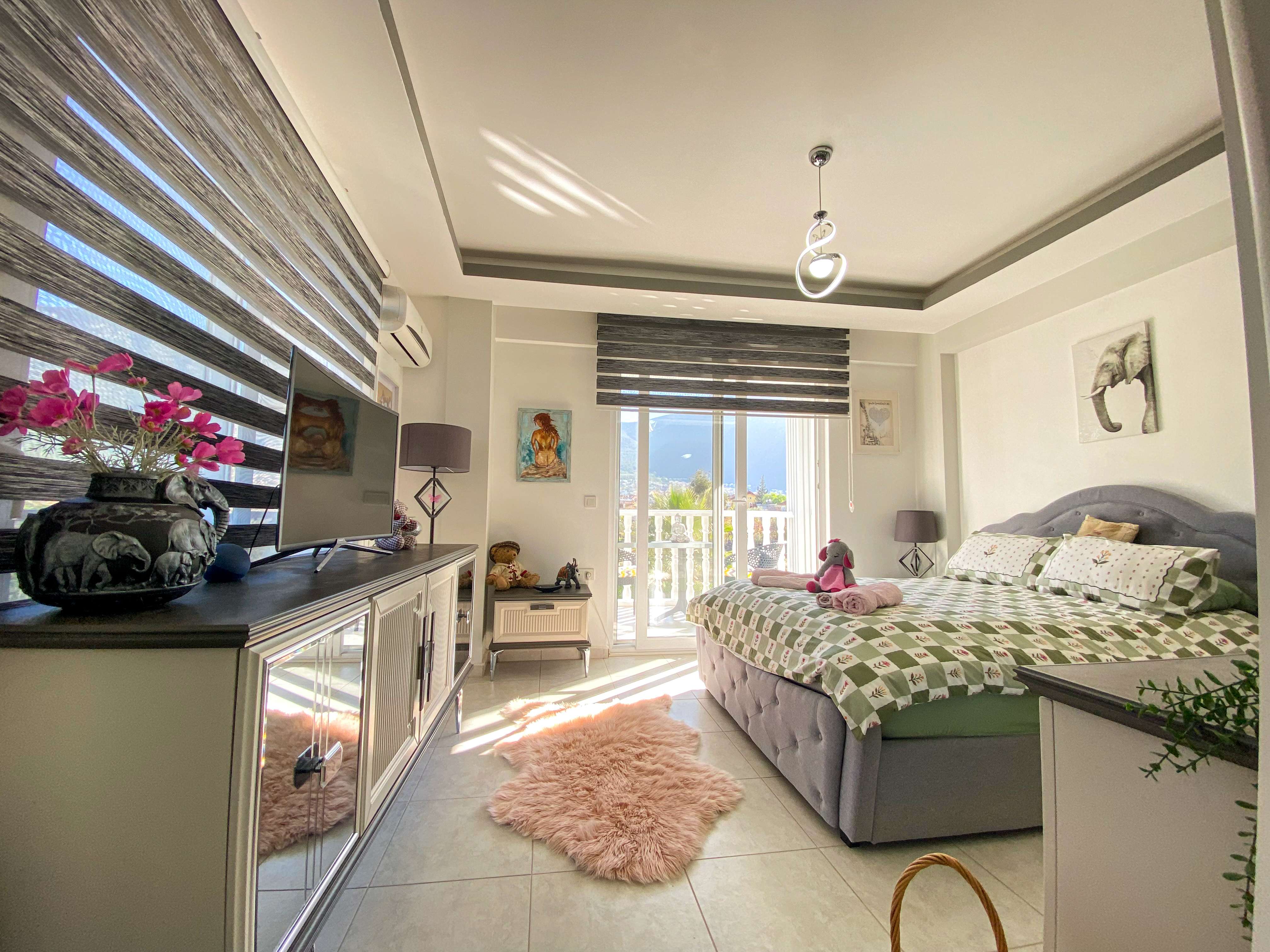 Modern Mountain View Villa