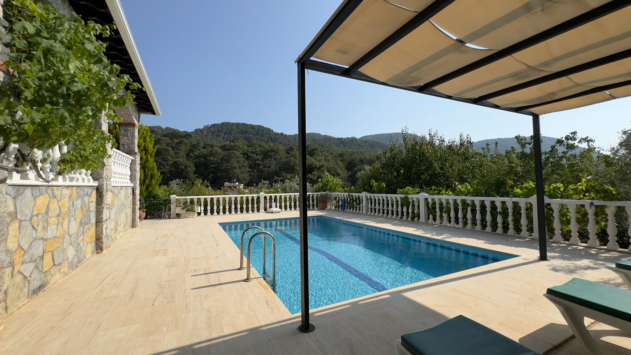 Detached Villa with Great Views