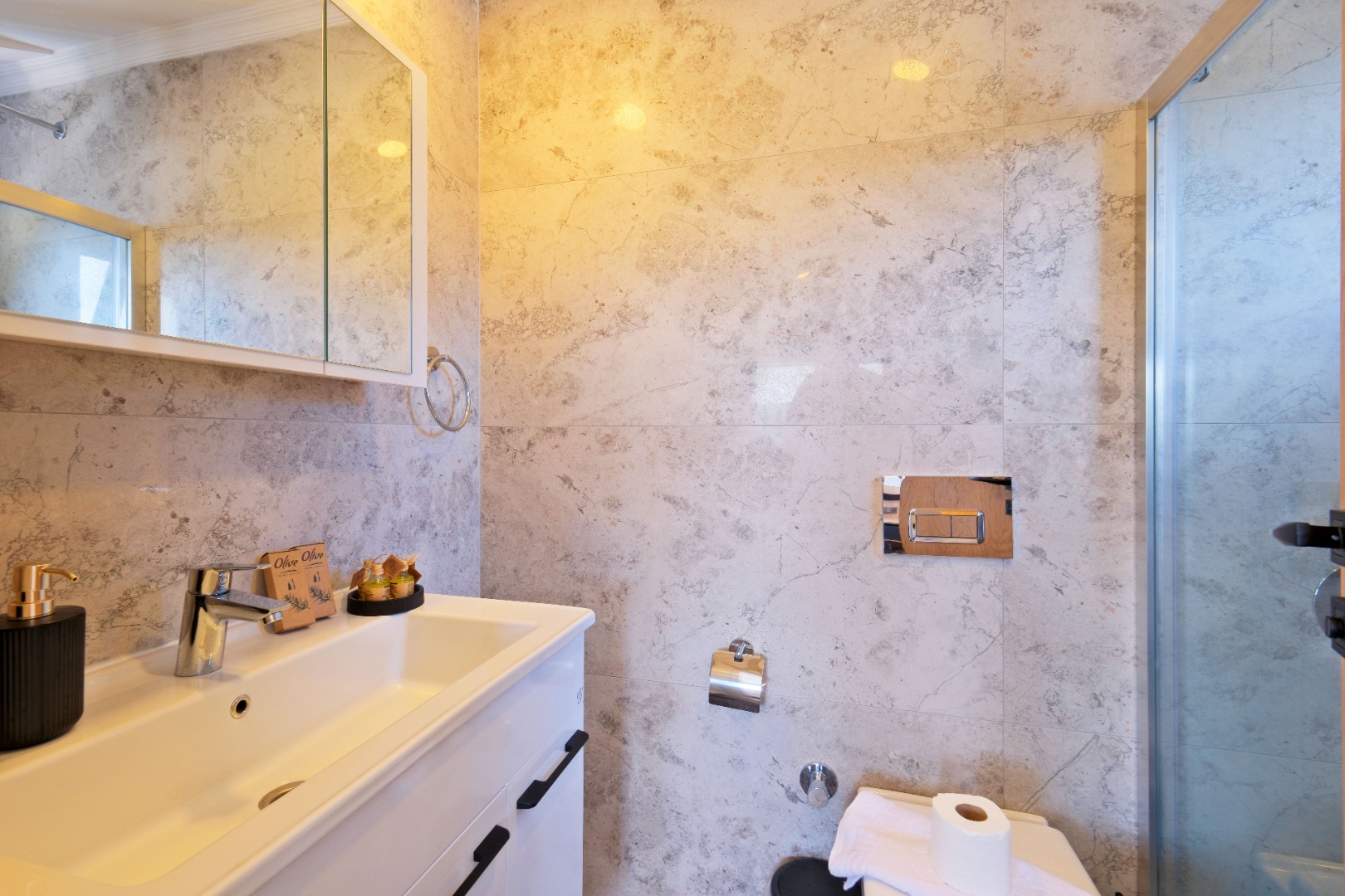 Stunning Modern Villa in Ovacik