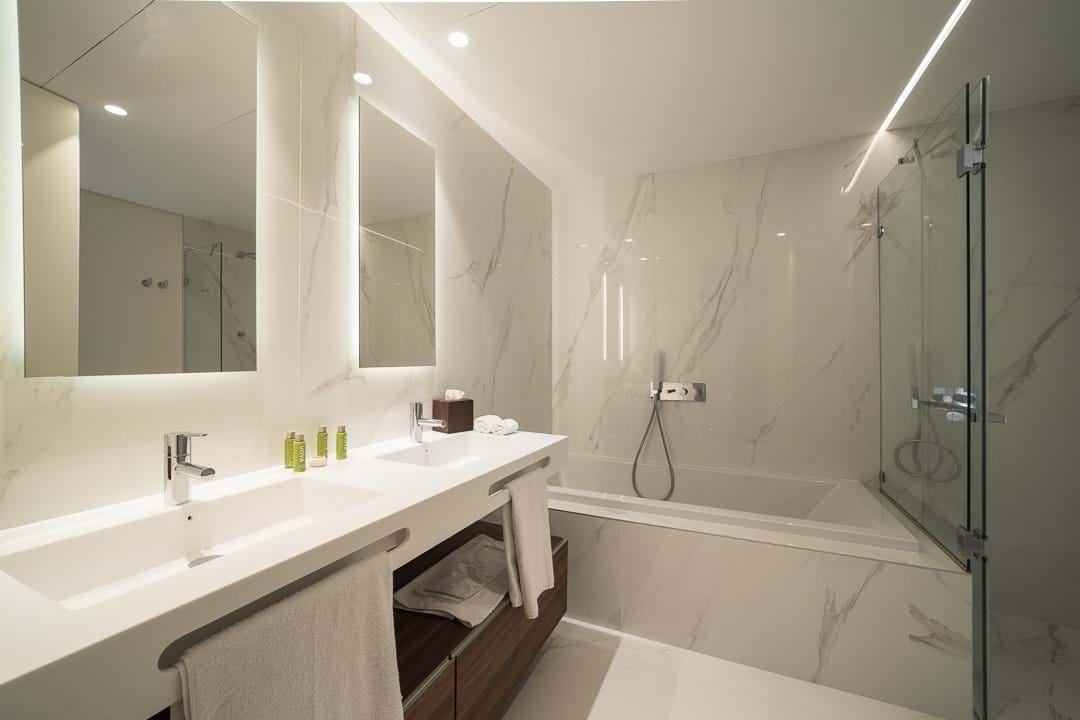 Spacious River-View Apartment