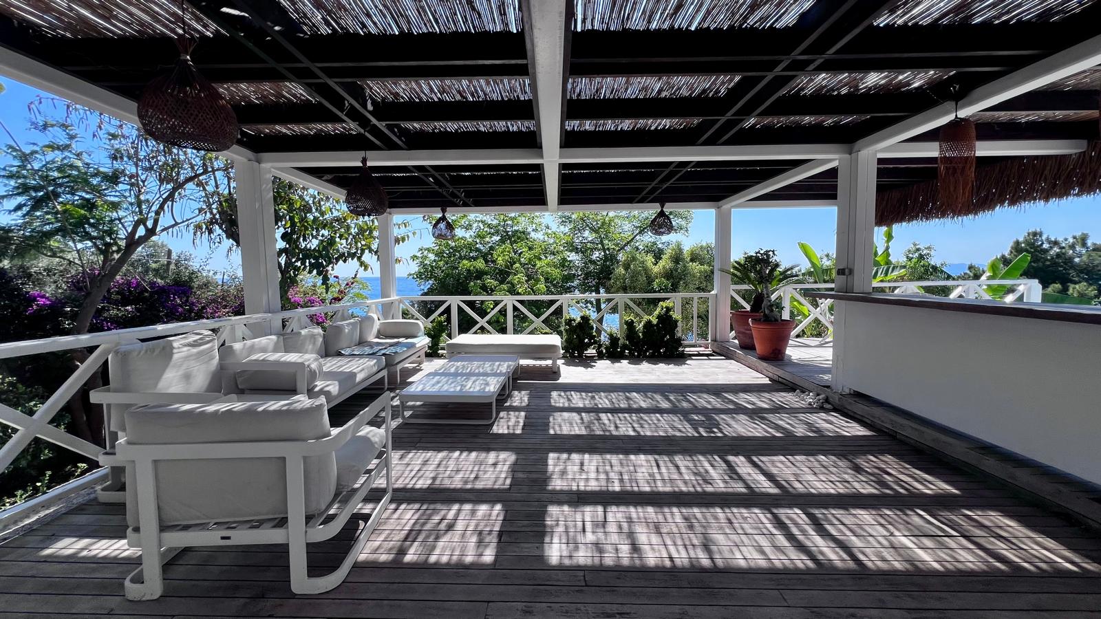 Secluded Villa with Stunning Sea-Views