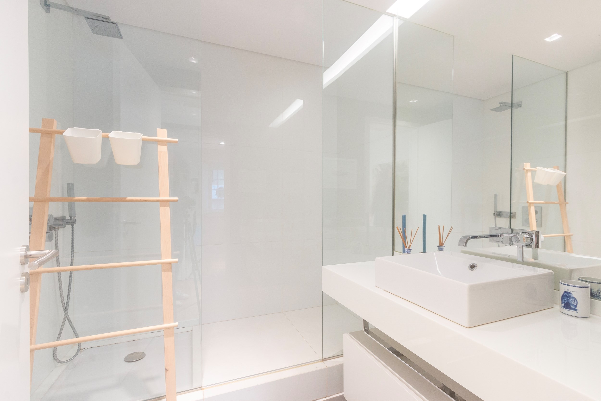 2 bedroom apartment as new between Chiado and Baixa