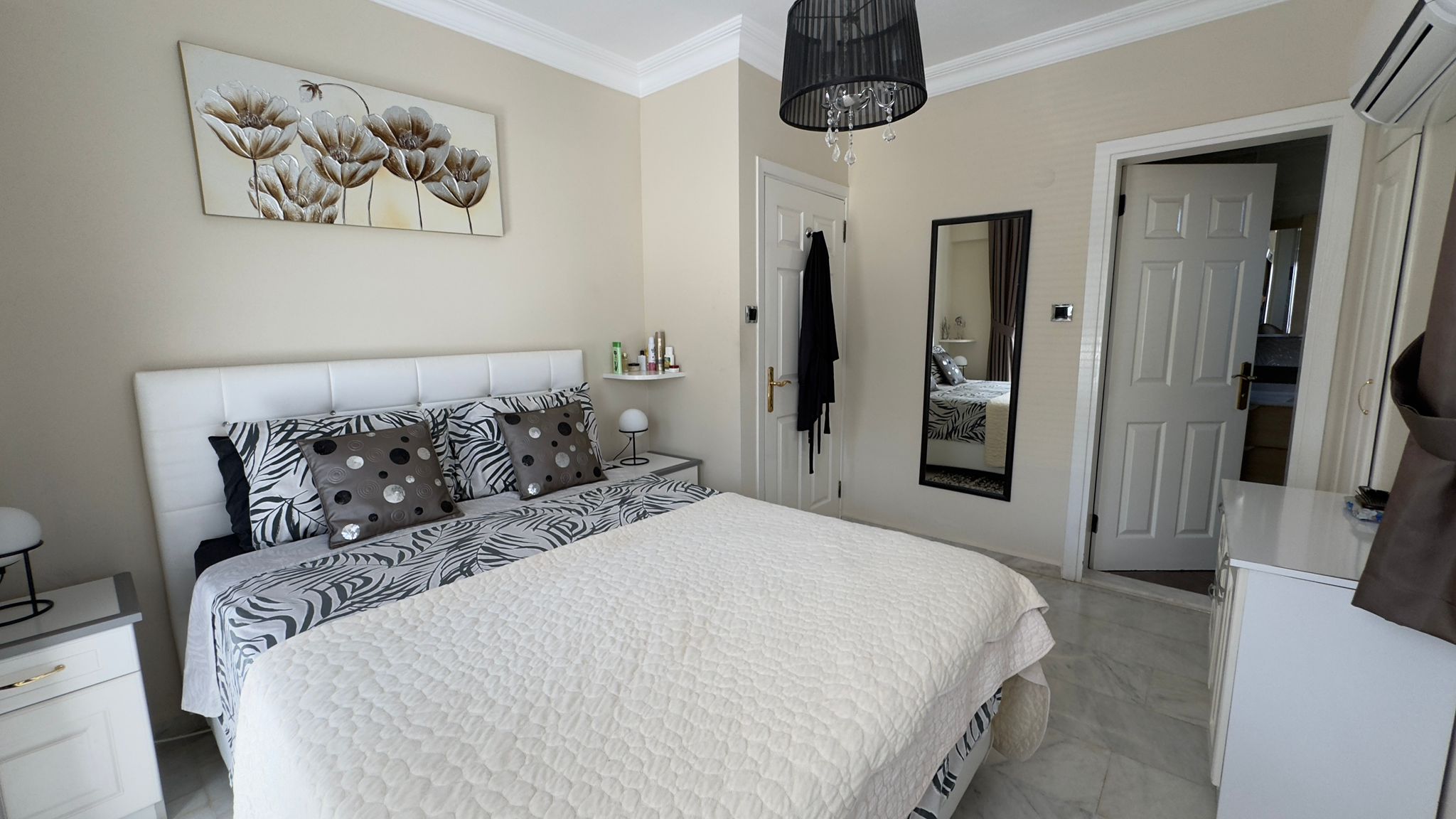 Superb Contemporary Villa in Ovacik