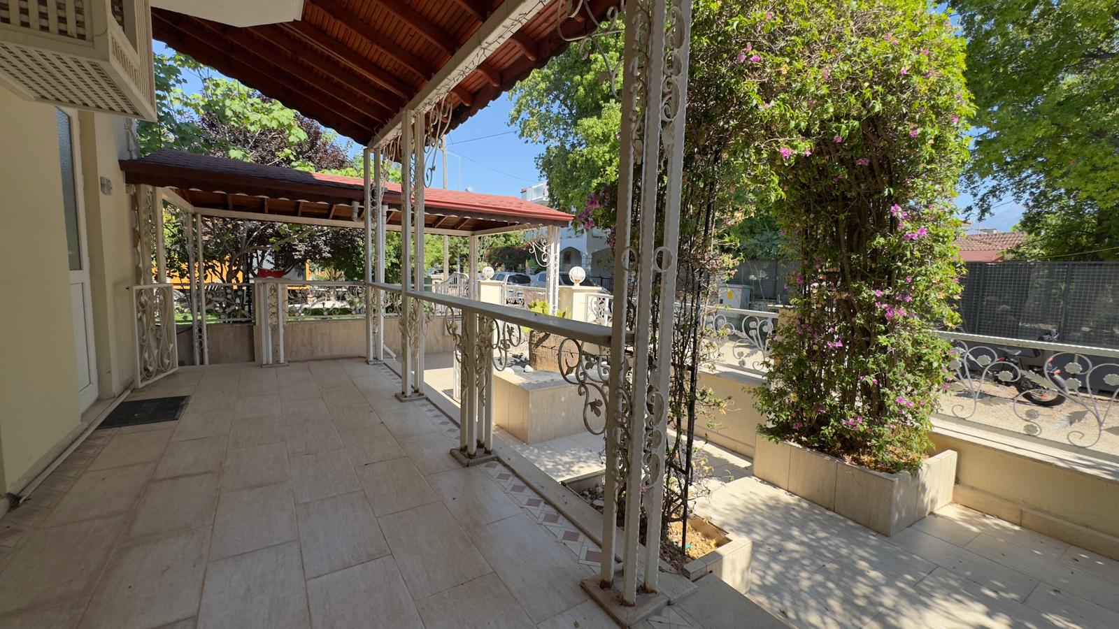 Spacious 3-Bedroom Villa in Calis
