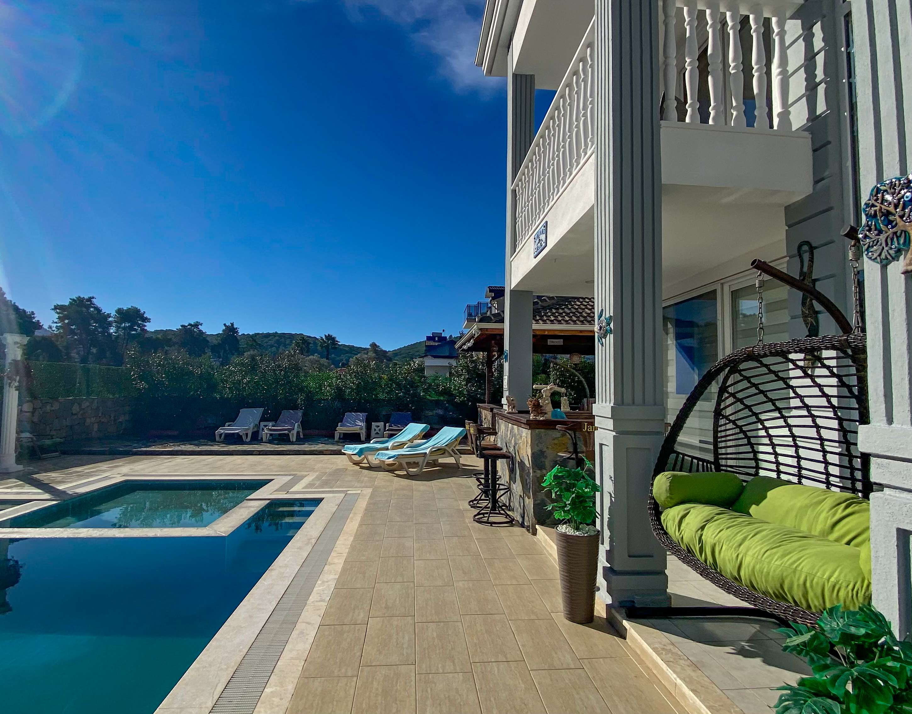 Modern Mountain View Villa