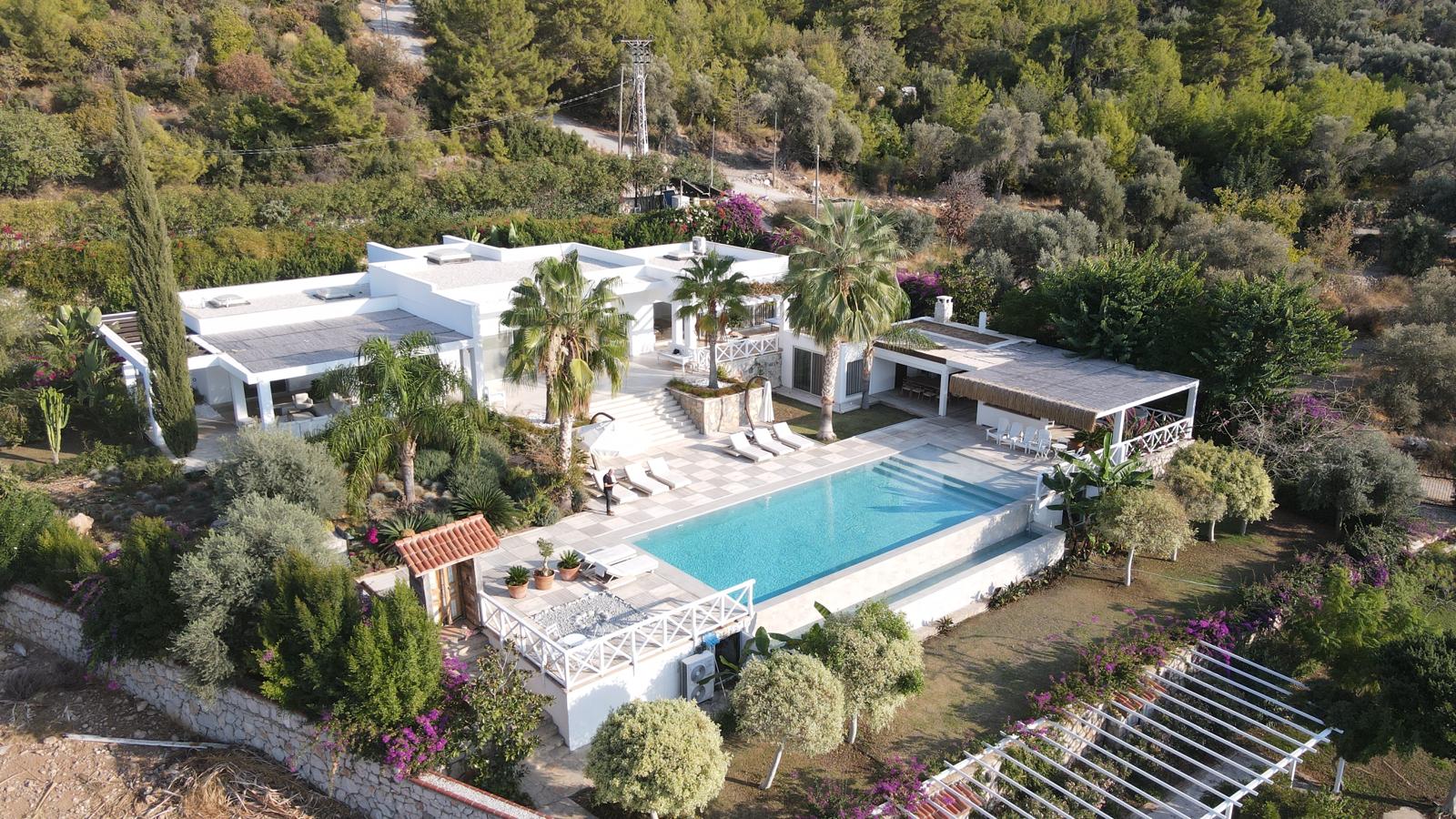 Secluded Villa with Stunning Sea-Views