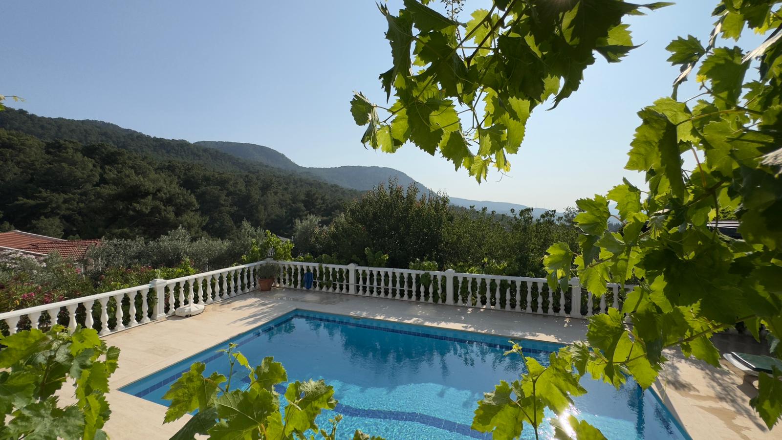 Detached Villa with Great Views