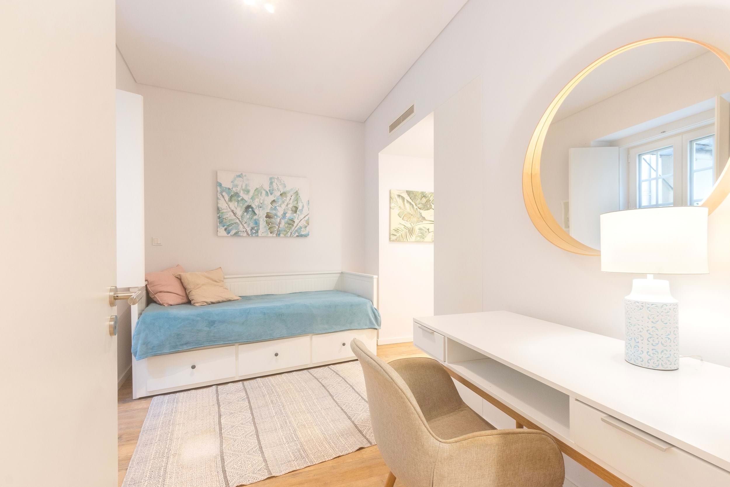 2 bedroom apartment as new between Chiado and Baixa
