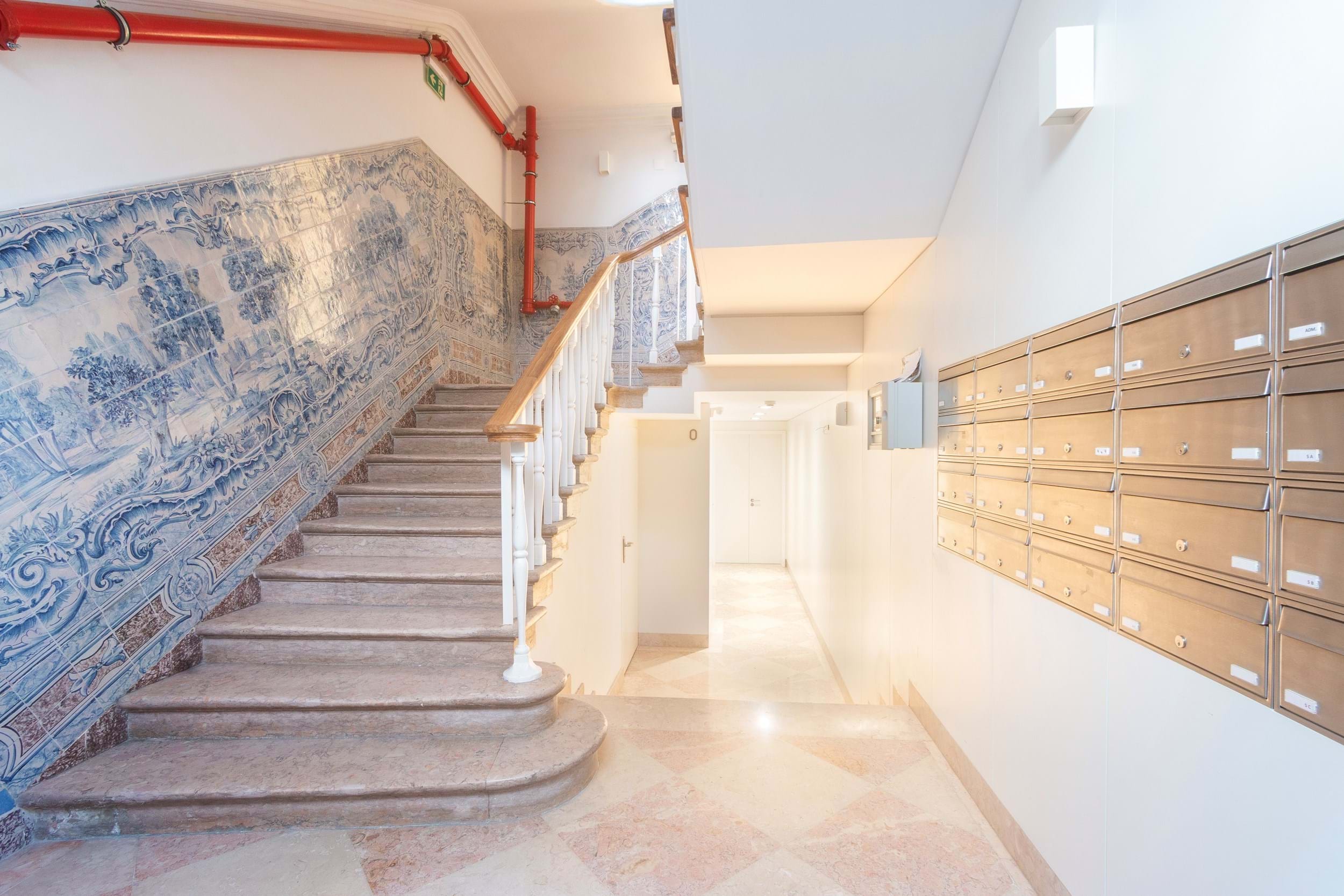 2 bedroom apartment as new between Chiado and Baixa