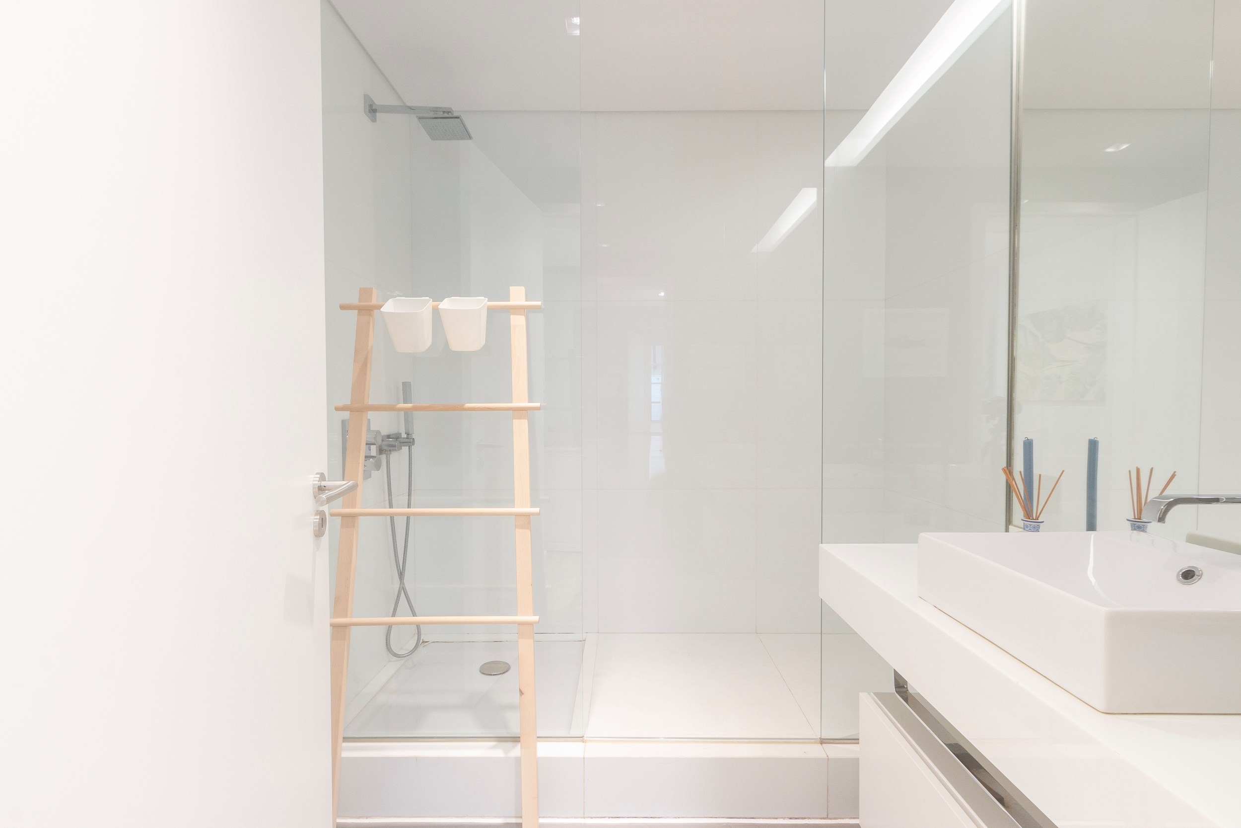 2 bedroom apartment as new between Chiado and Baixa