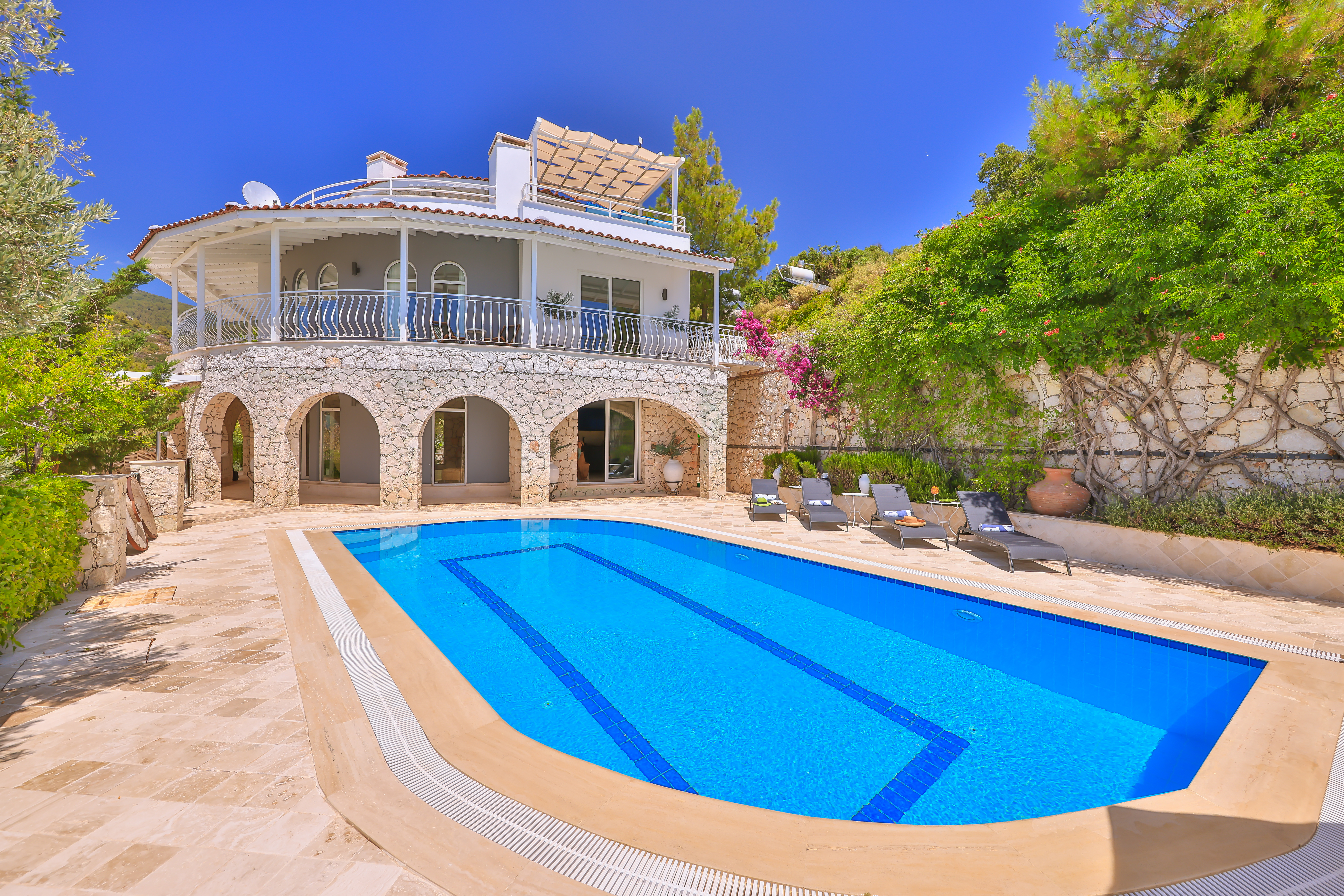 Secluded Luxury Villa in Islamlar