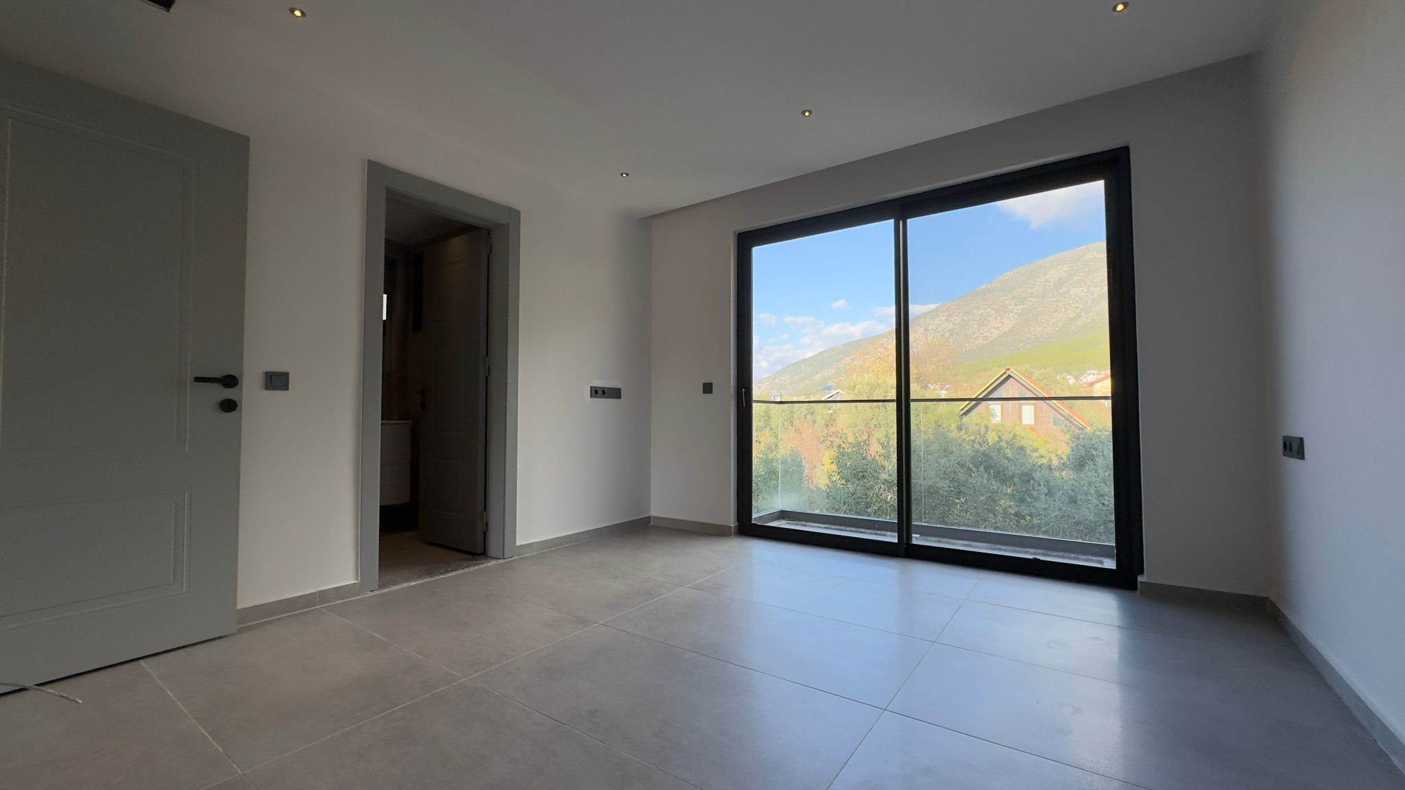 New Luxury Mountain View Villa