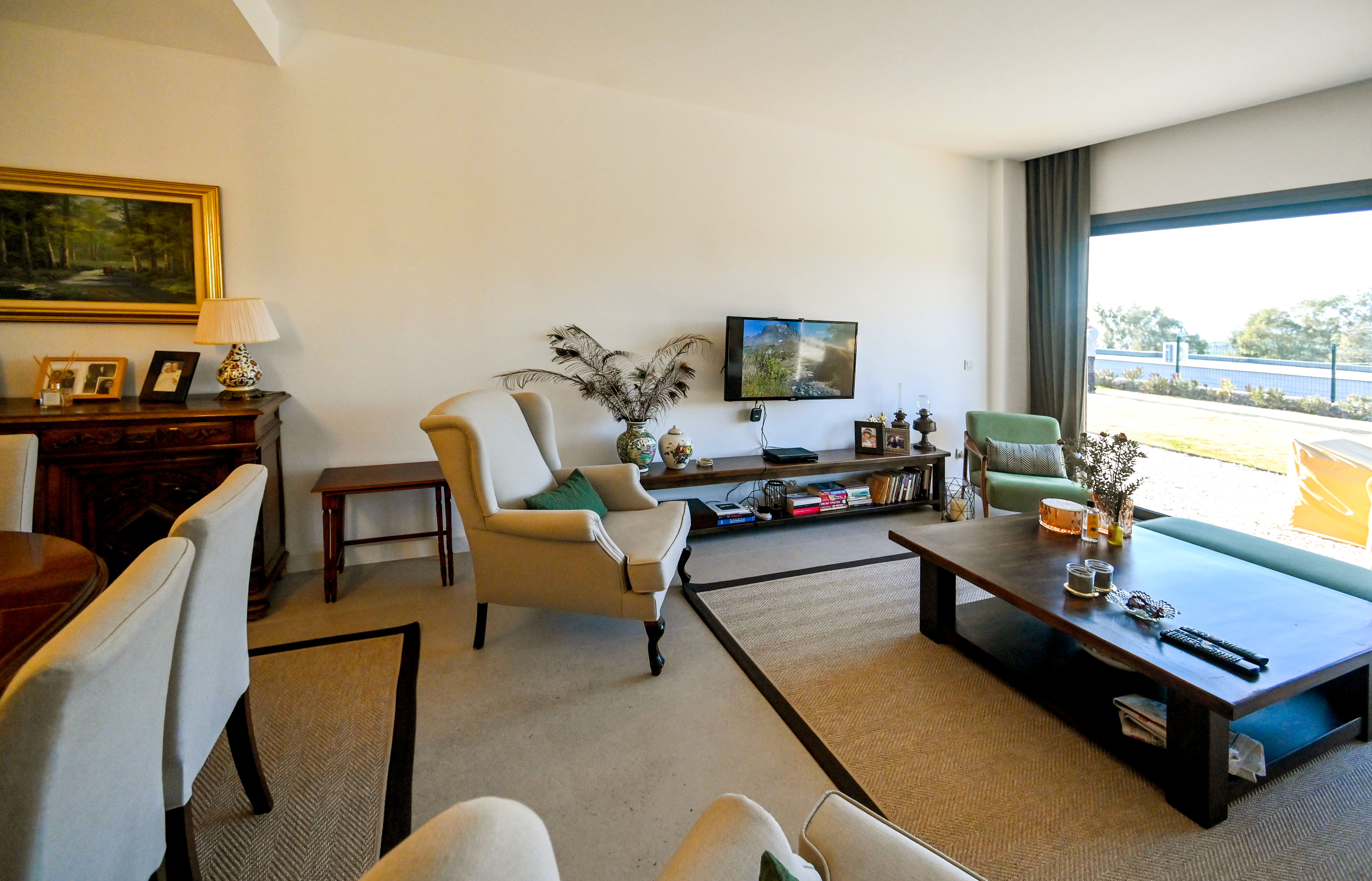 Modern Villas with Lake Views