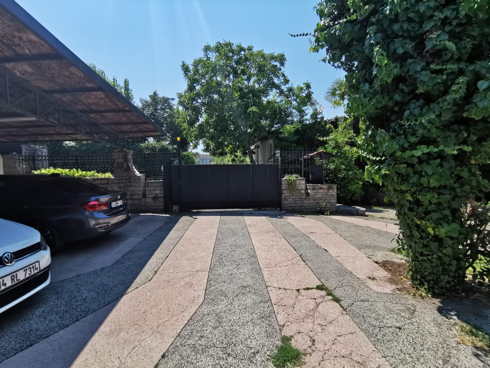 Bosphorus Sea-Front House