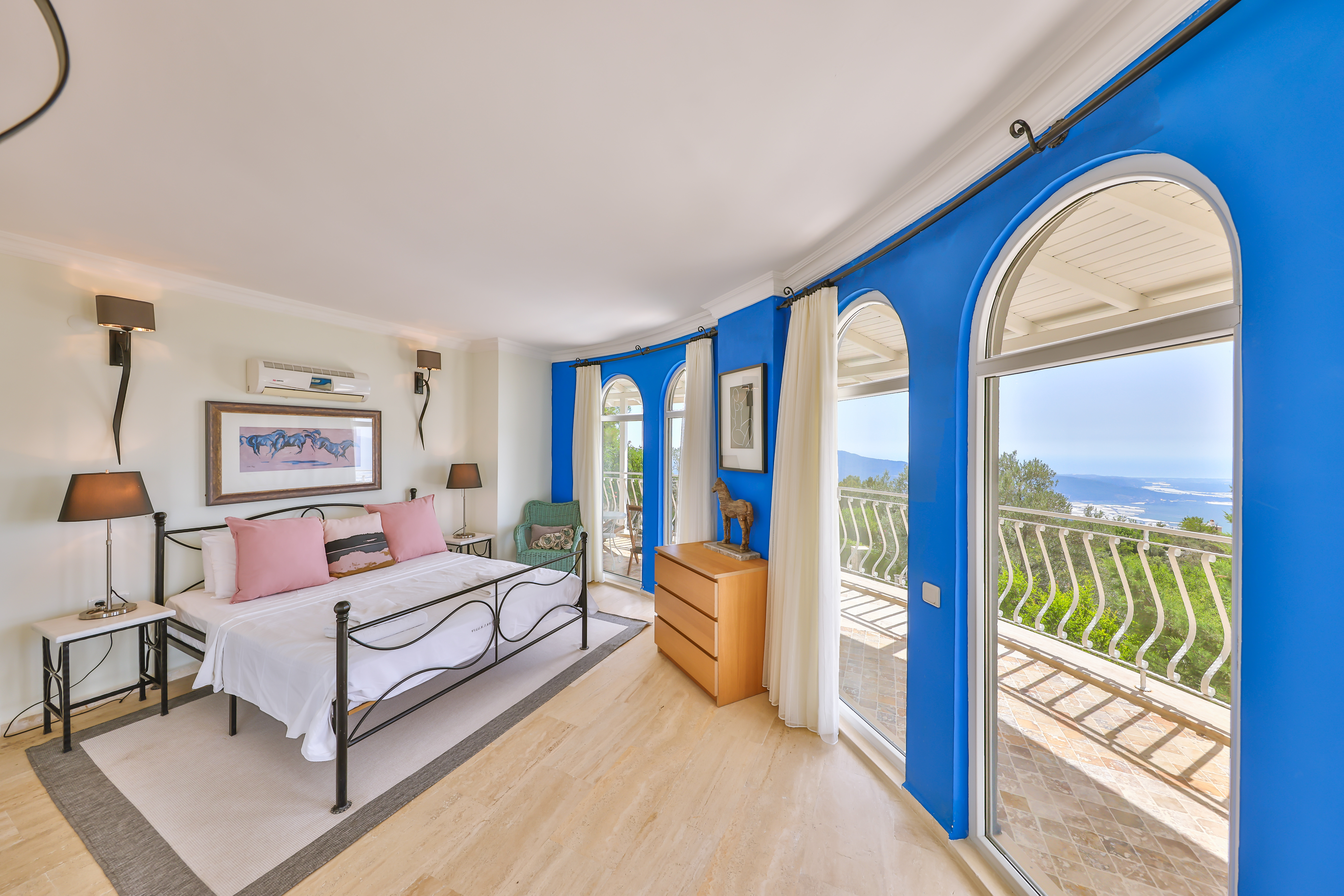 Secluded Luxury Villa in Islamlar