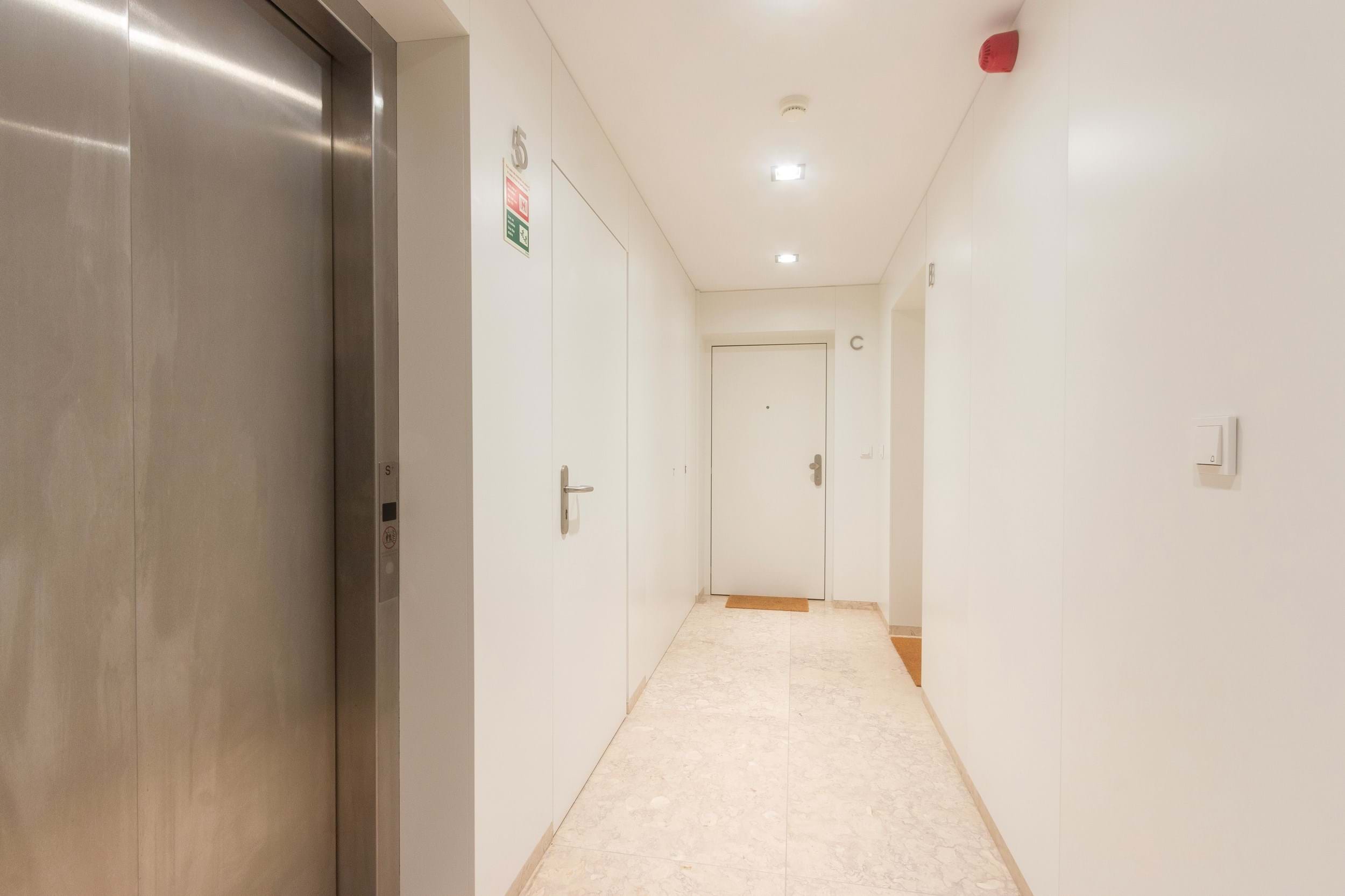 2 bedroom apartment as new between Chiado and Baixa