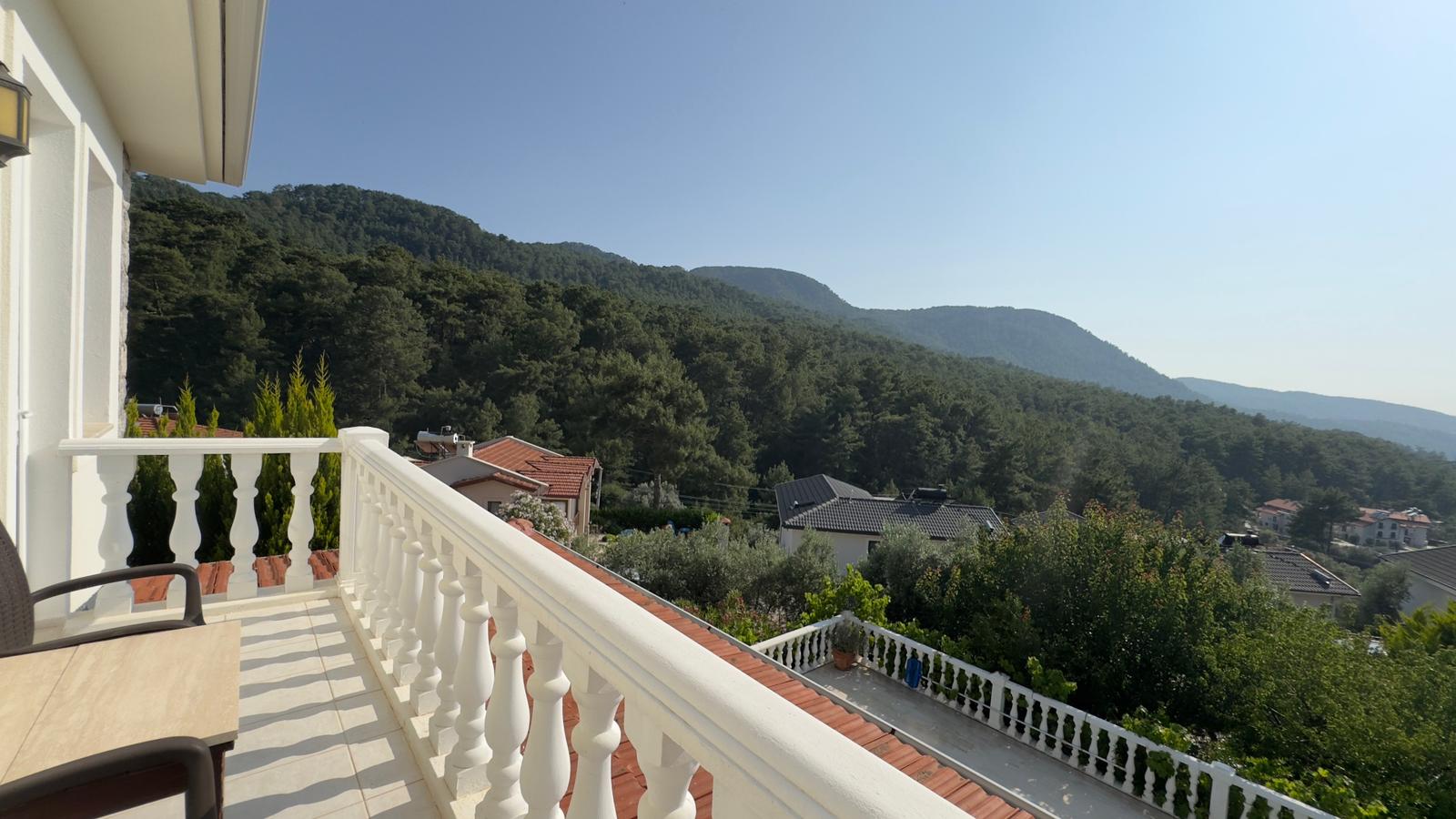 Detached Villa with Great Views