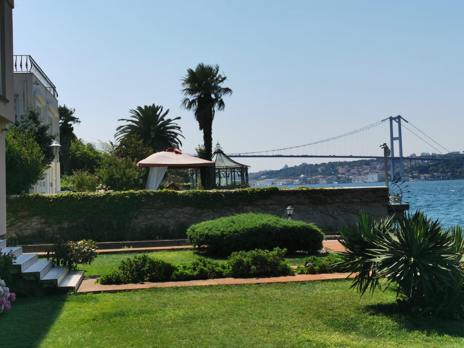 Bosphorus Sea-Front House