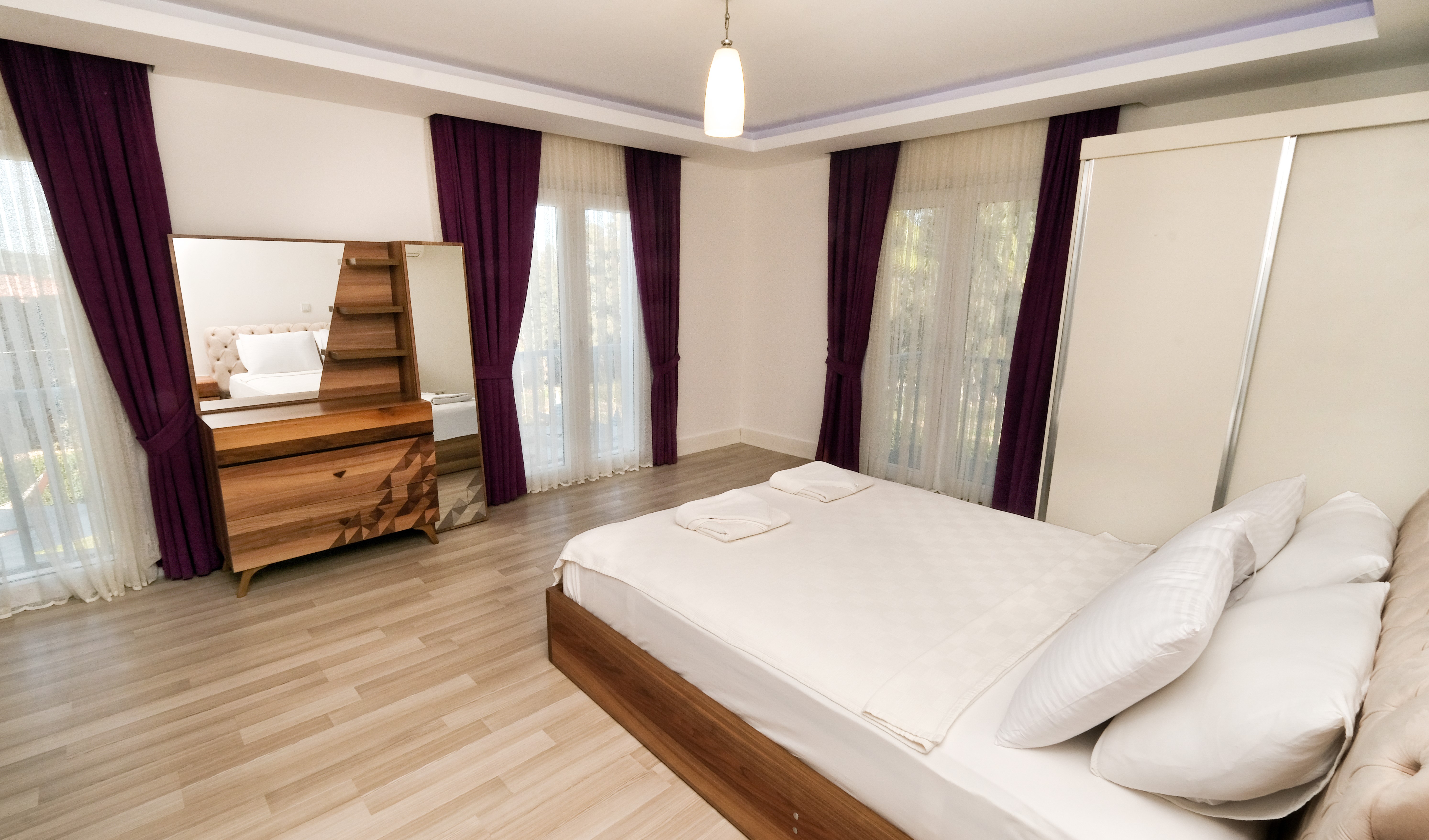 Detached Villa For Sale in Ovacik