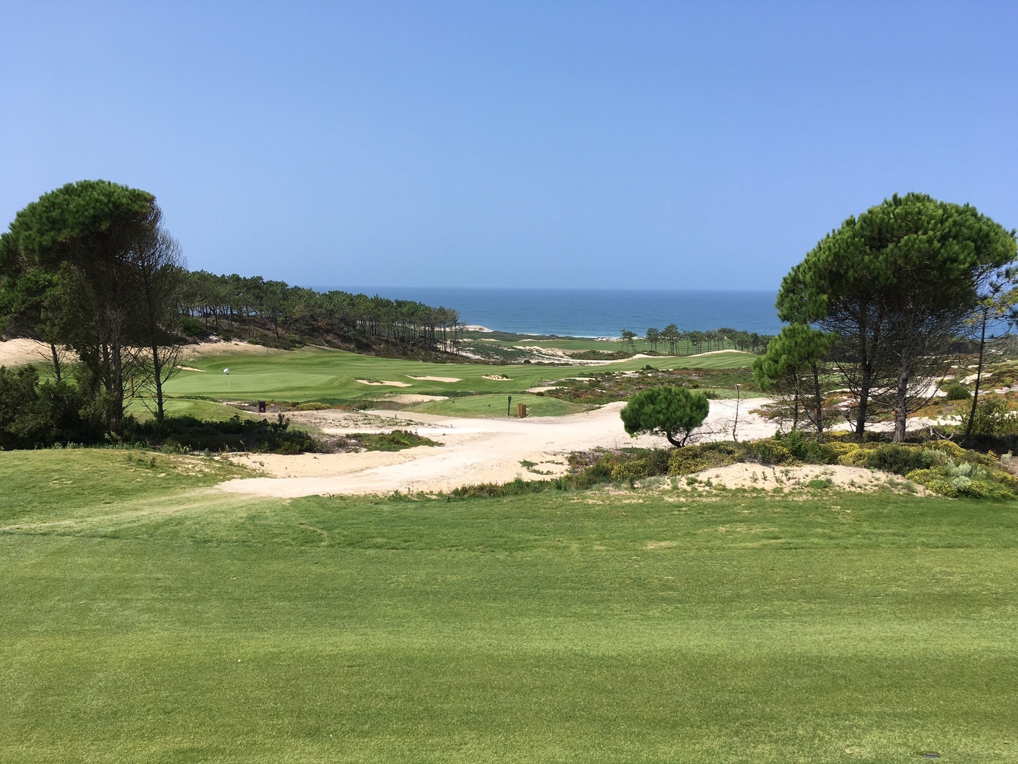 Twin villa with 3 bedrooms in golf resort and access to the beach