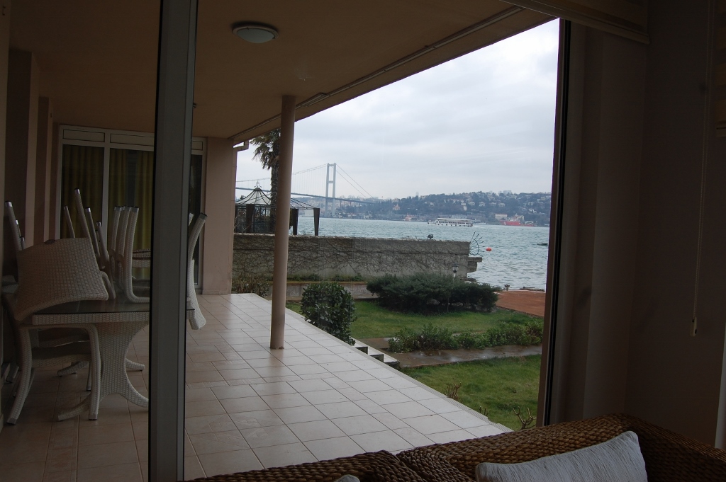 Bosphorus Sea-Front House