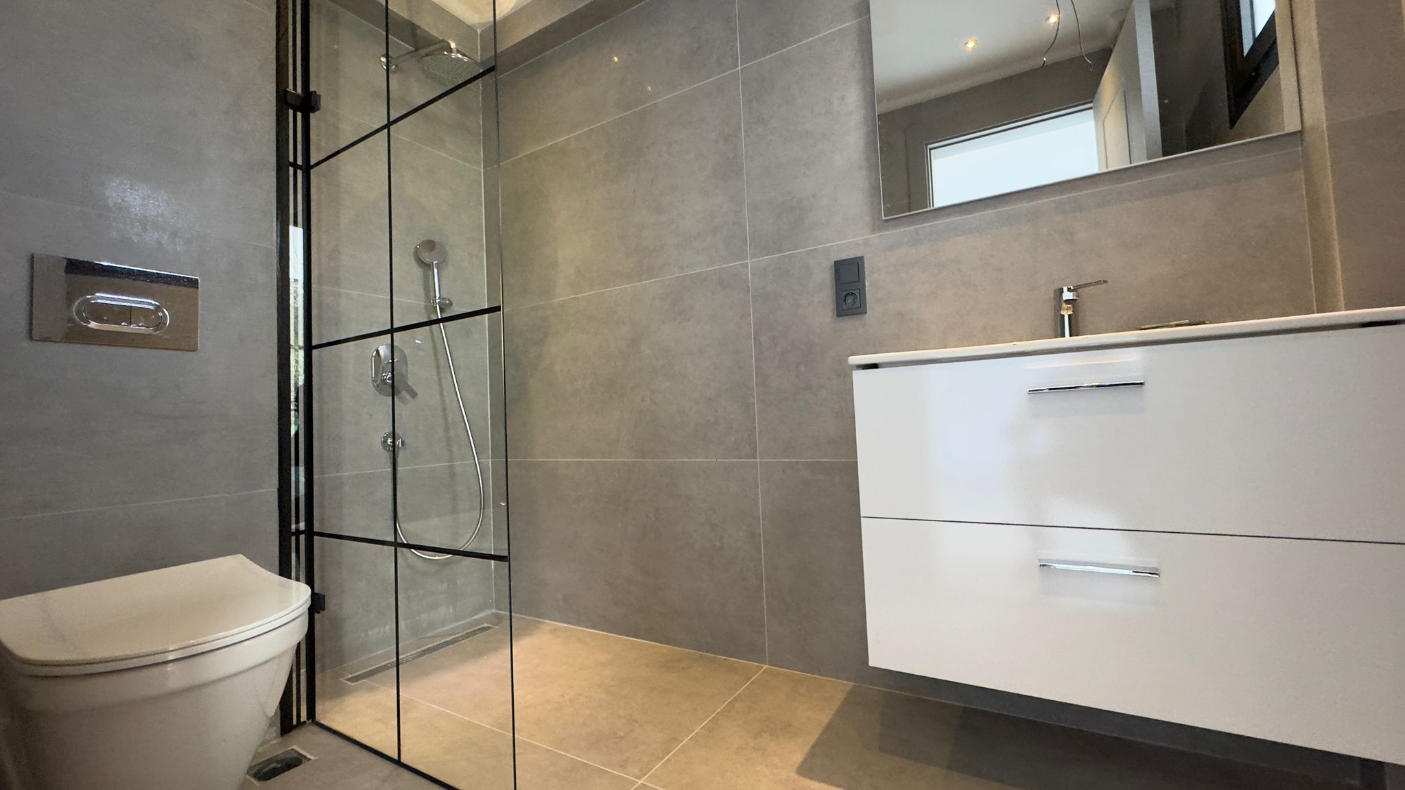 New Luxury Mountain View Villa