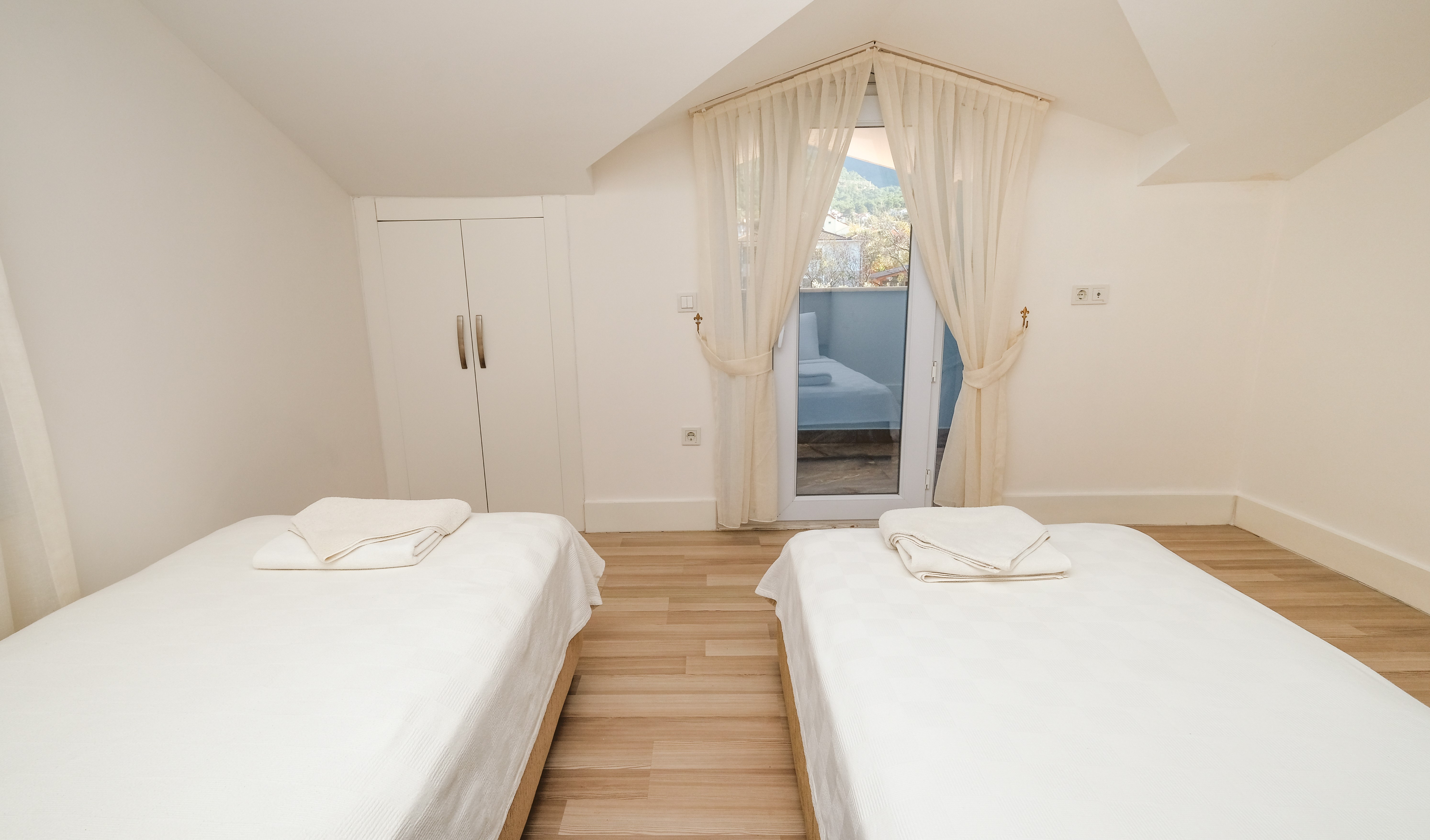 Detached Villa For Sale in Ovacik